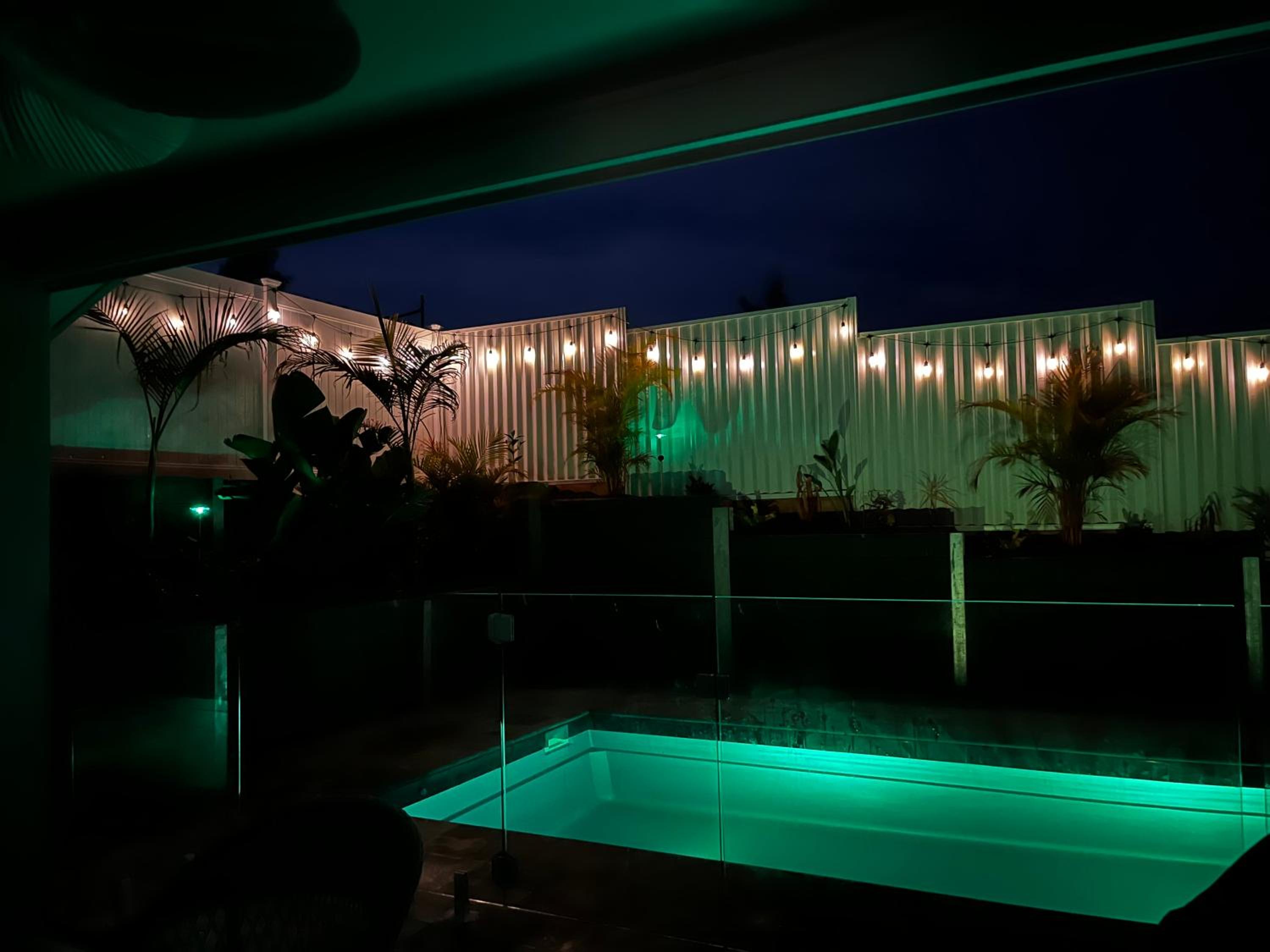 Two-Bedroom Apartment with Pool View photo 2