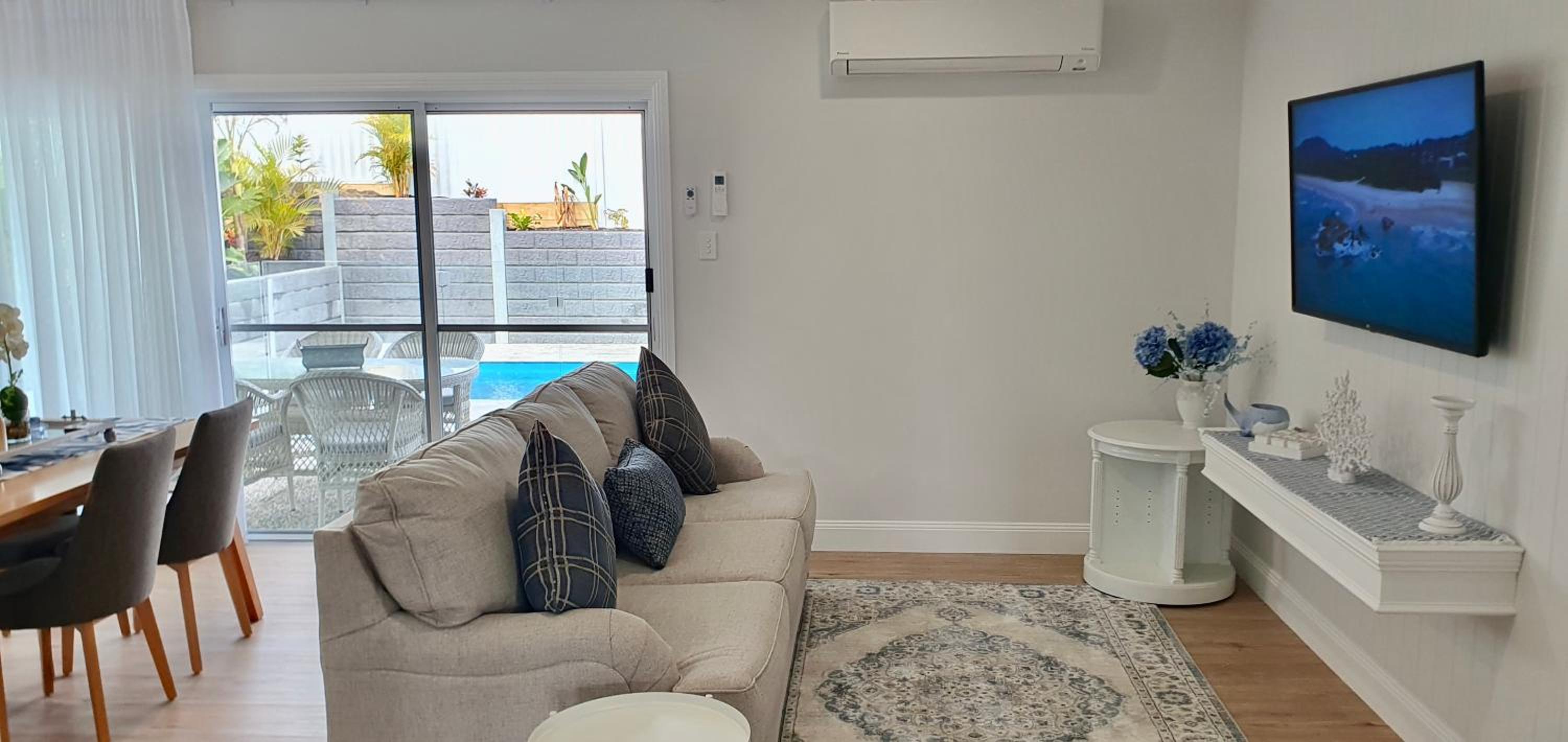 Two-Bedroom Apartment with Pool View photo 1