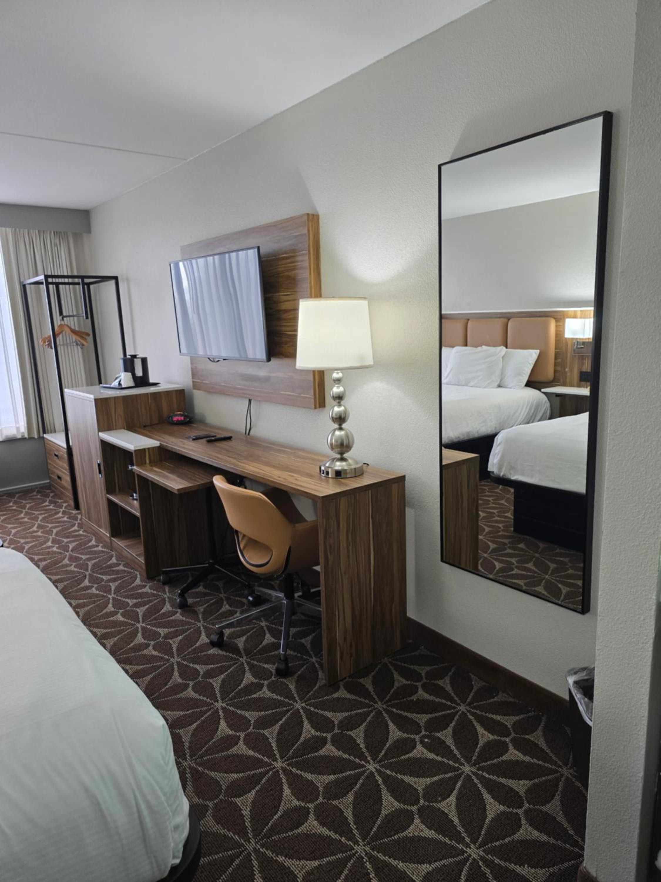 Double Room with Two Double Beds - Non-Smoking - Photo 3