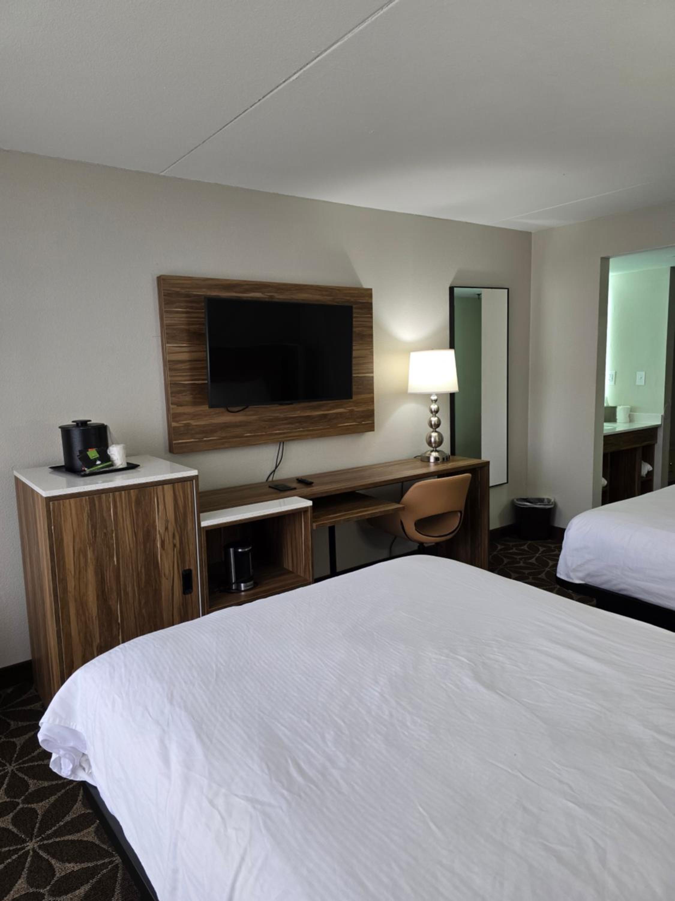 Double Room with Two Double Beds - Non-Smoking - Photo 2