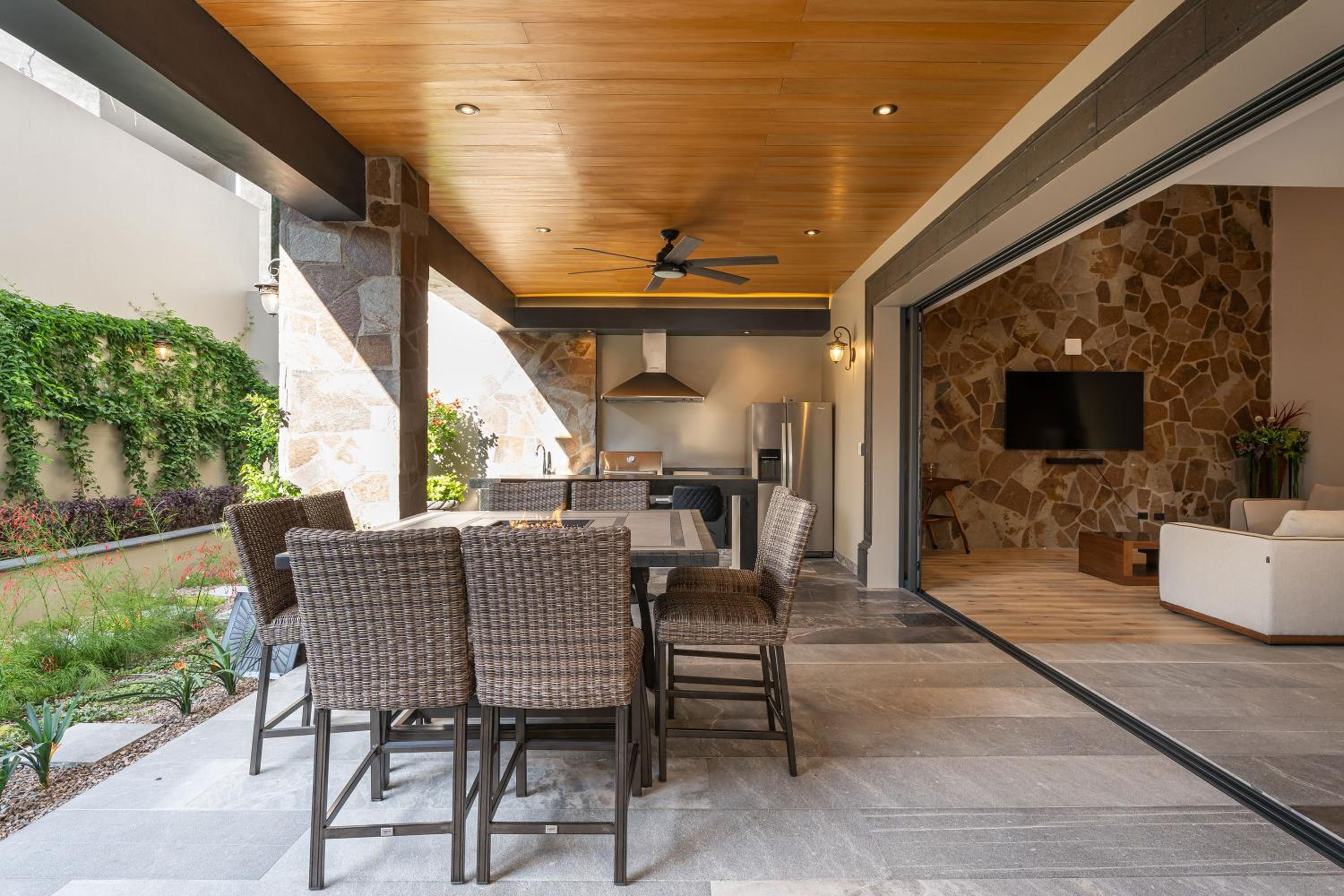 Villa photo 3