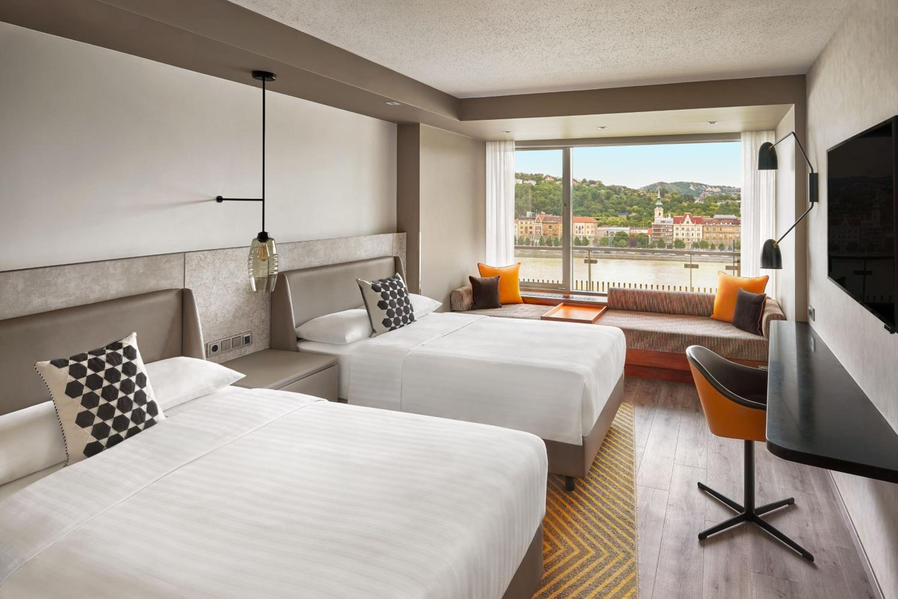 Deluxe Room, Guest room, 2 Twin/Single Bed(s), River view