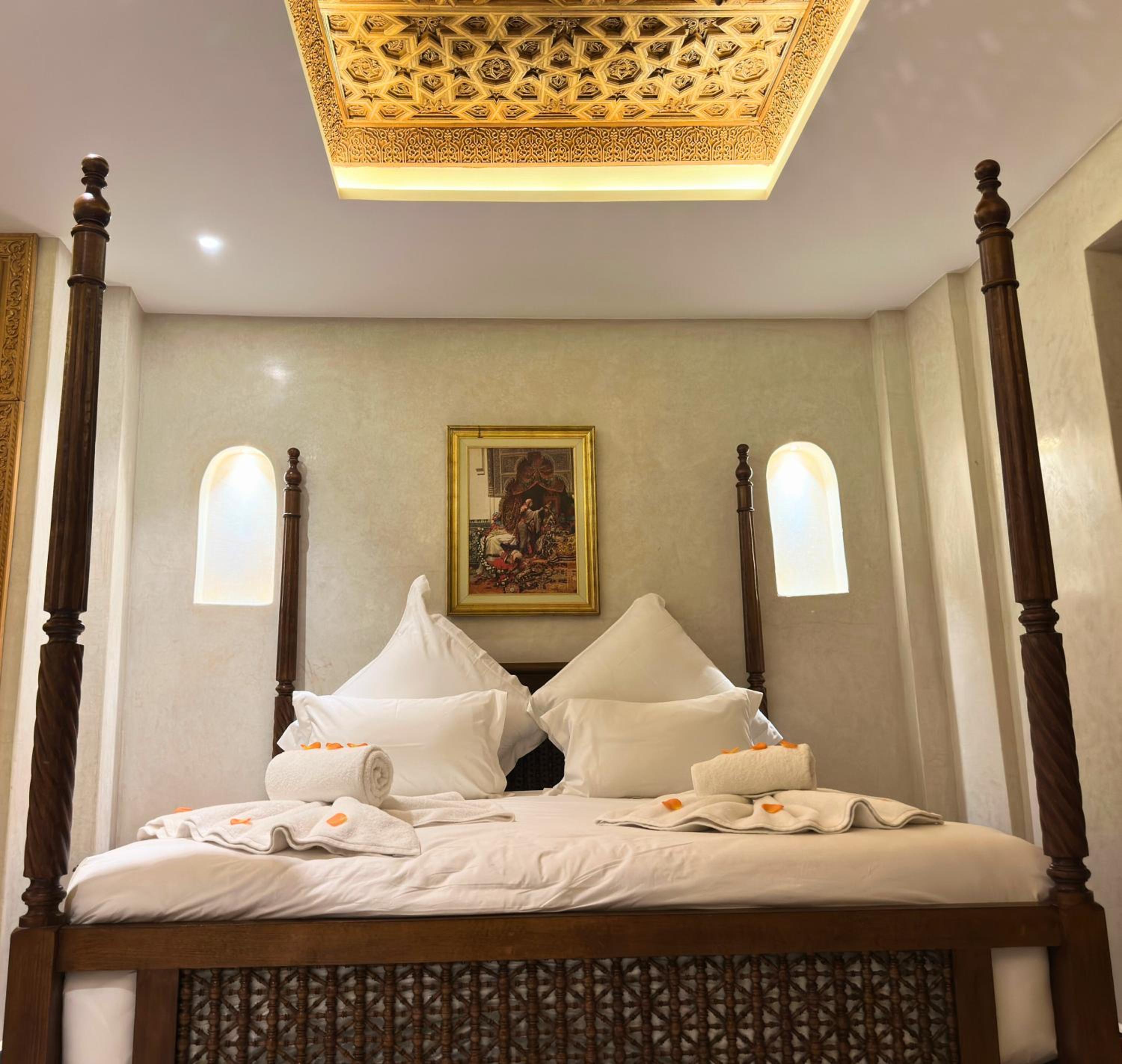 Deluxe Suite - Photo 19