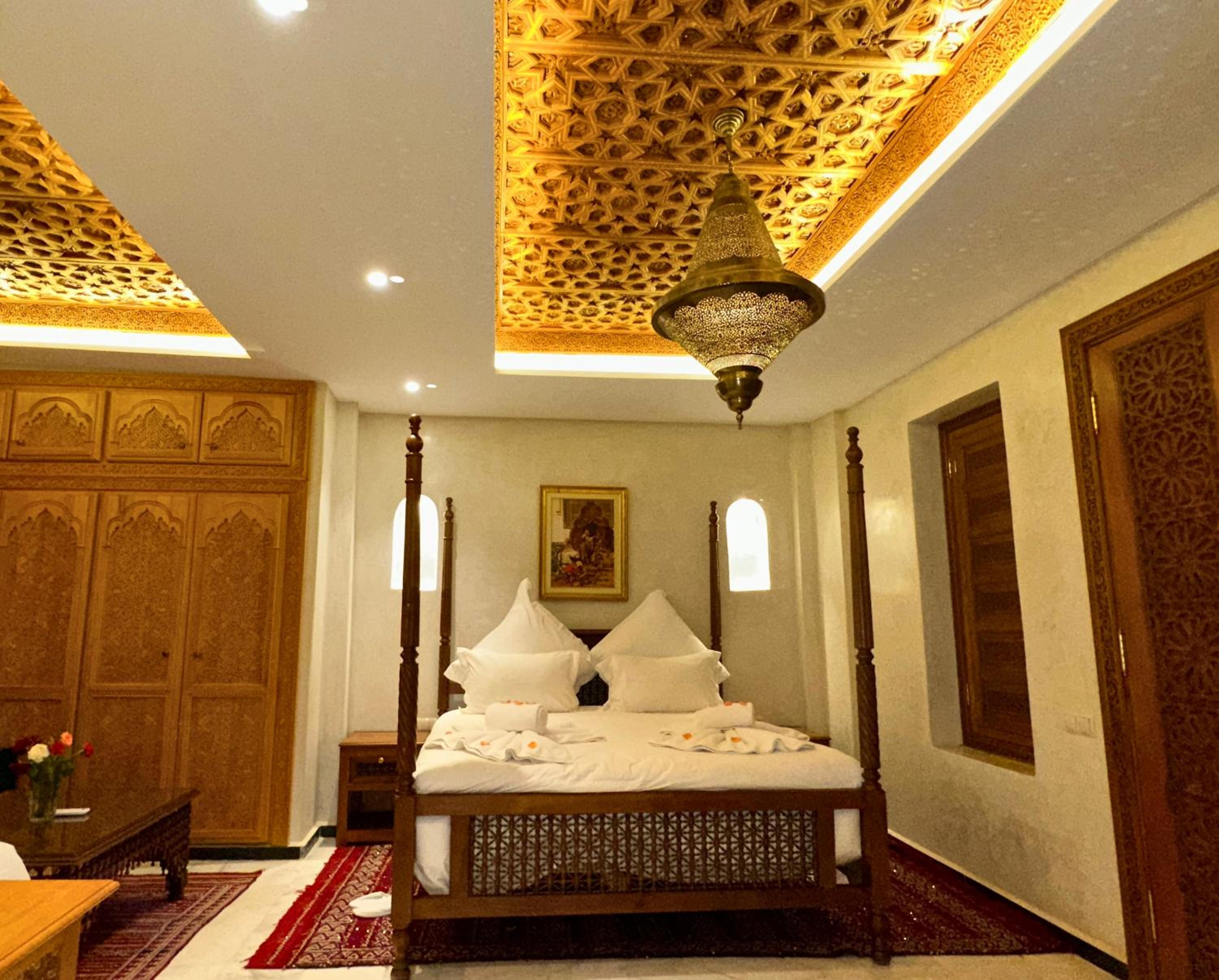 Deluxe Suite - Photo 7