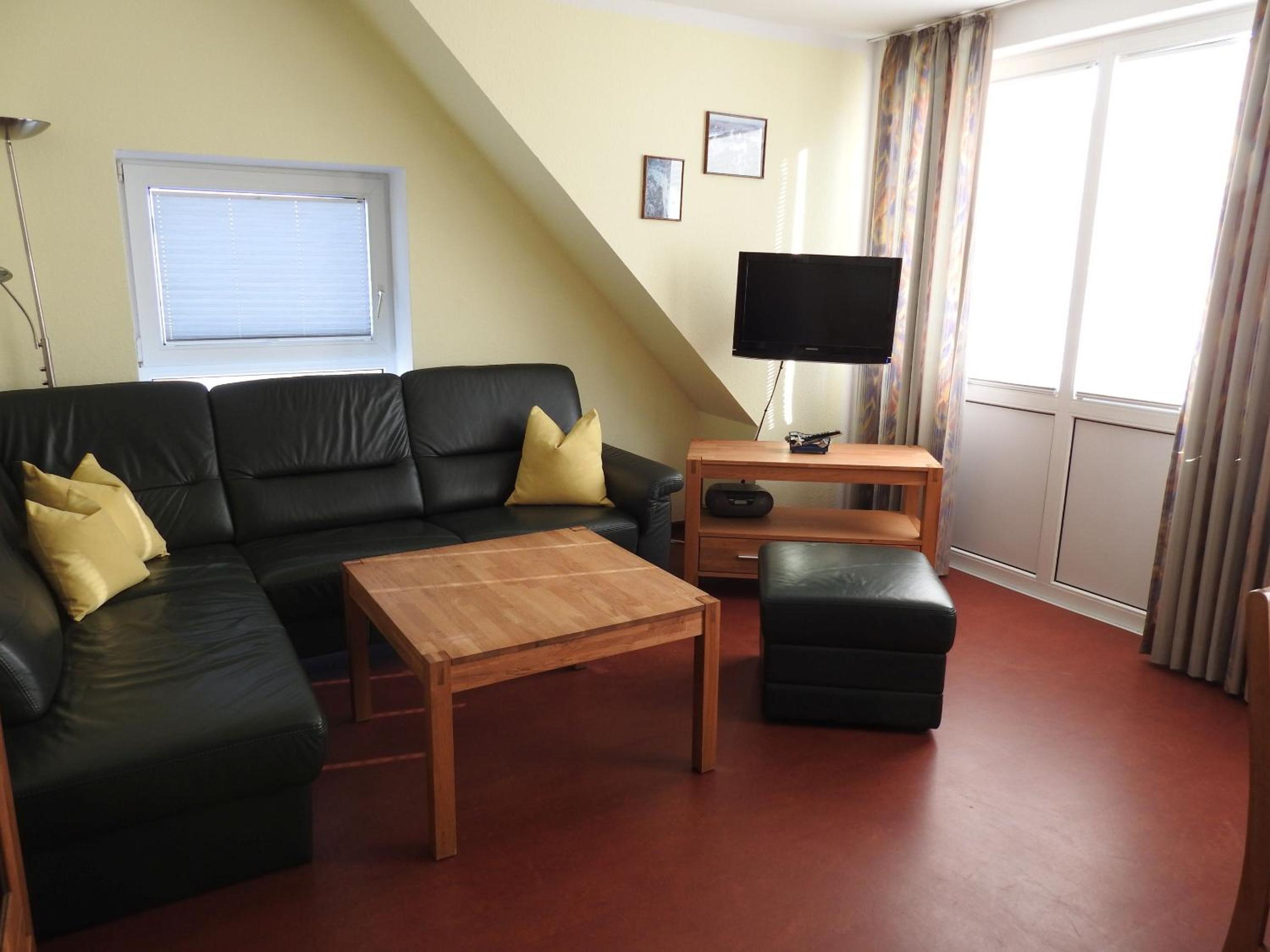 Apartment with Balcony photo 2
