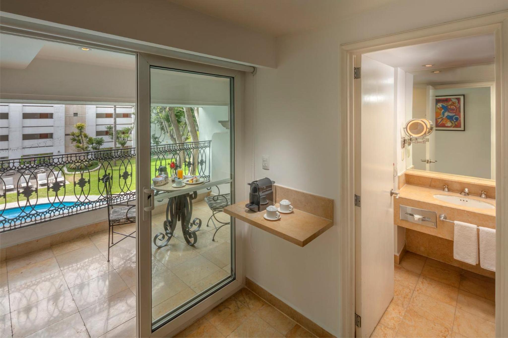 Premium Room - Photo 4