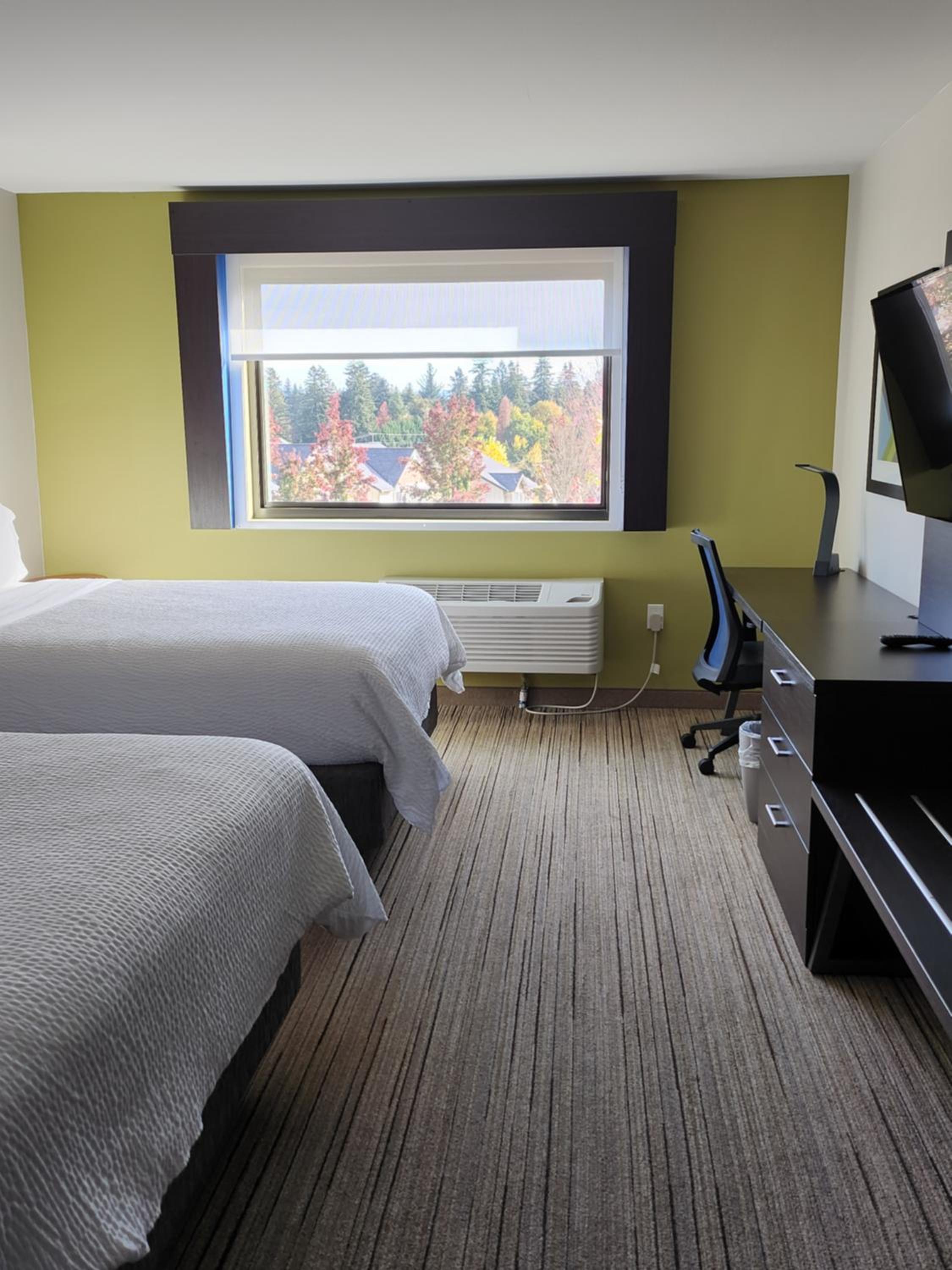 Room with Two Beds - Hearing Accessible - Non-Smoking