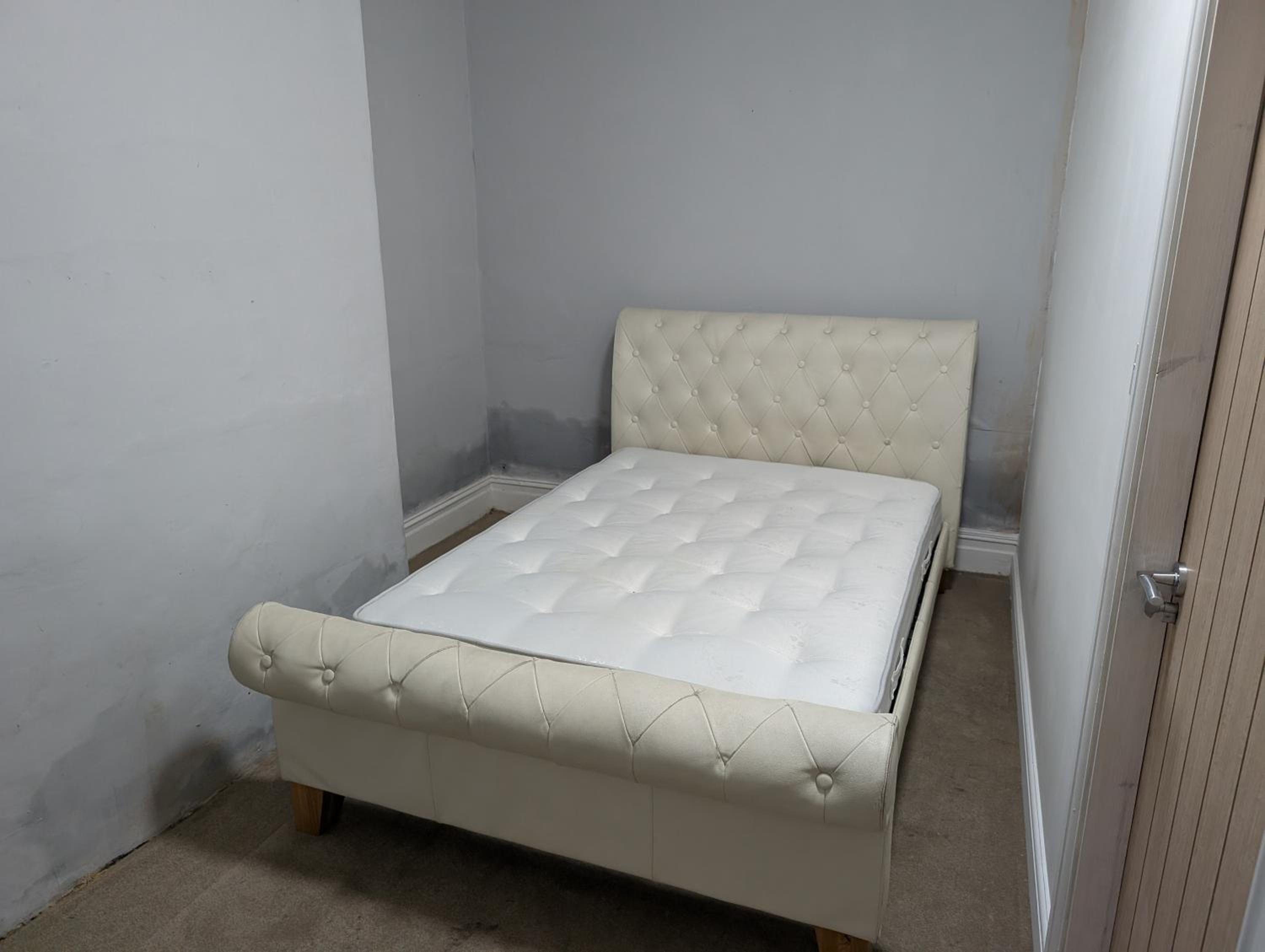 Budget Double Room photo 2