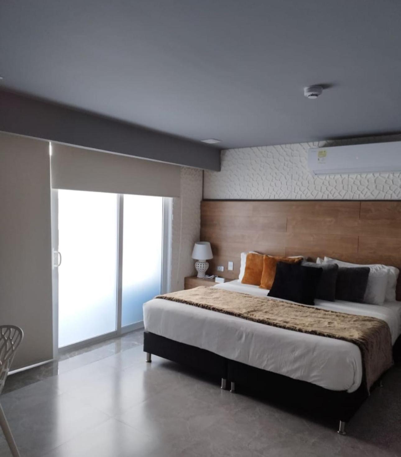 Deluxe Room (2 Adults + 1 Child) photo 2