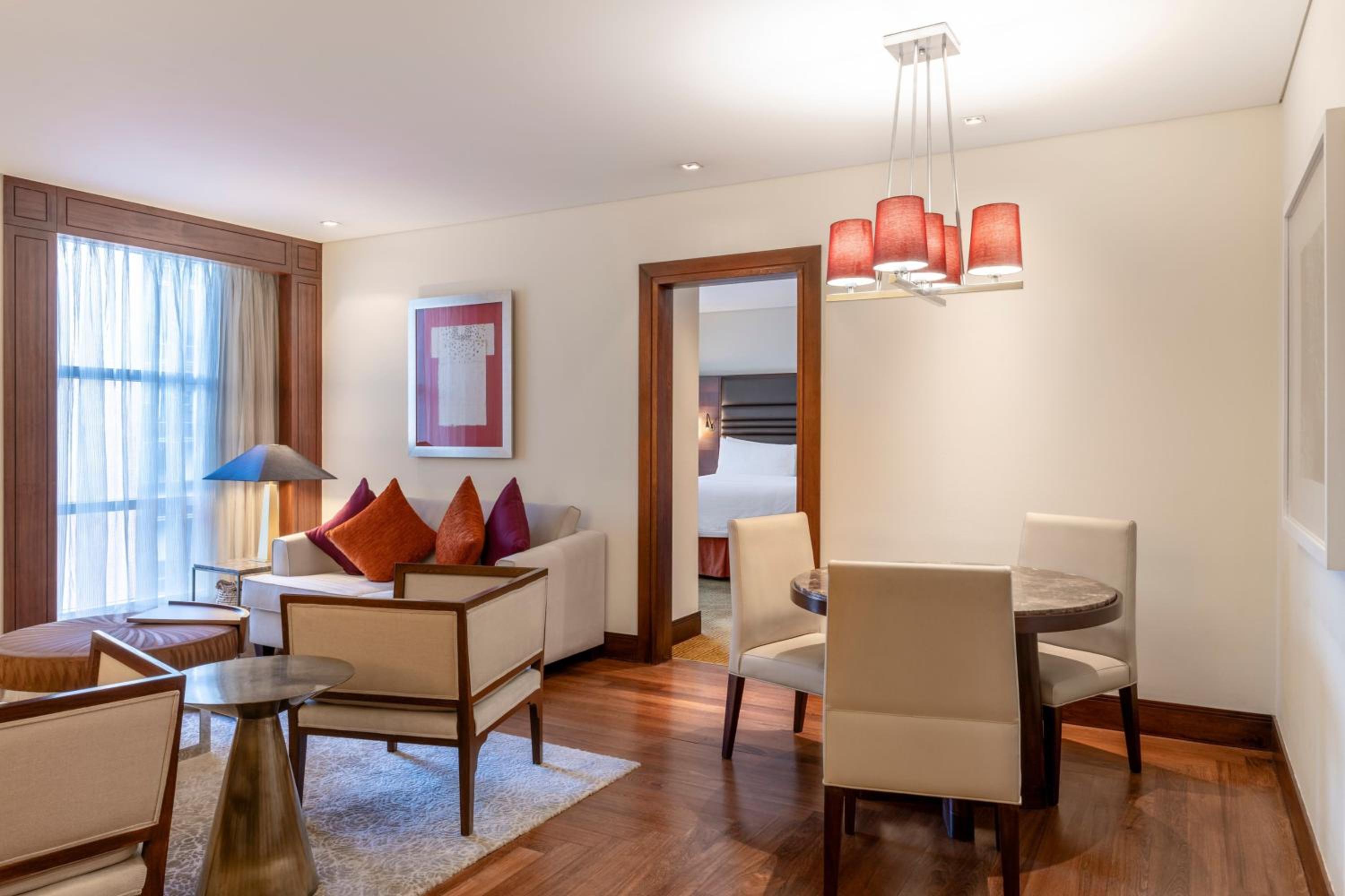 King Suite - Executive Lounge Access - Photo 19