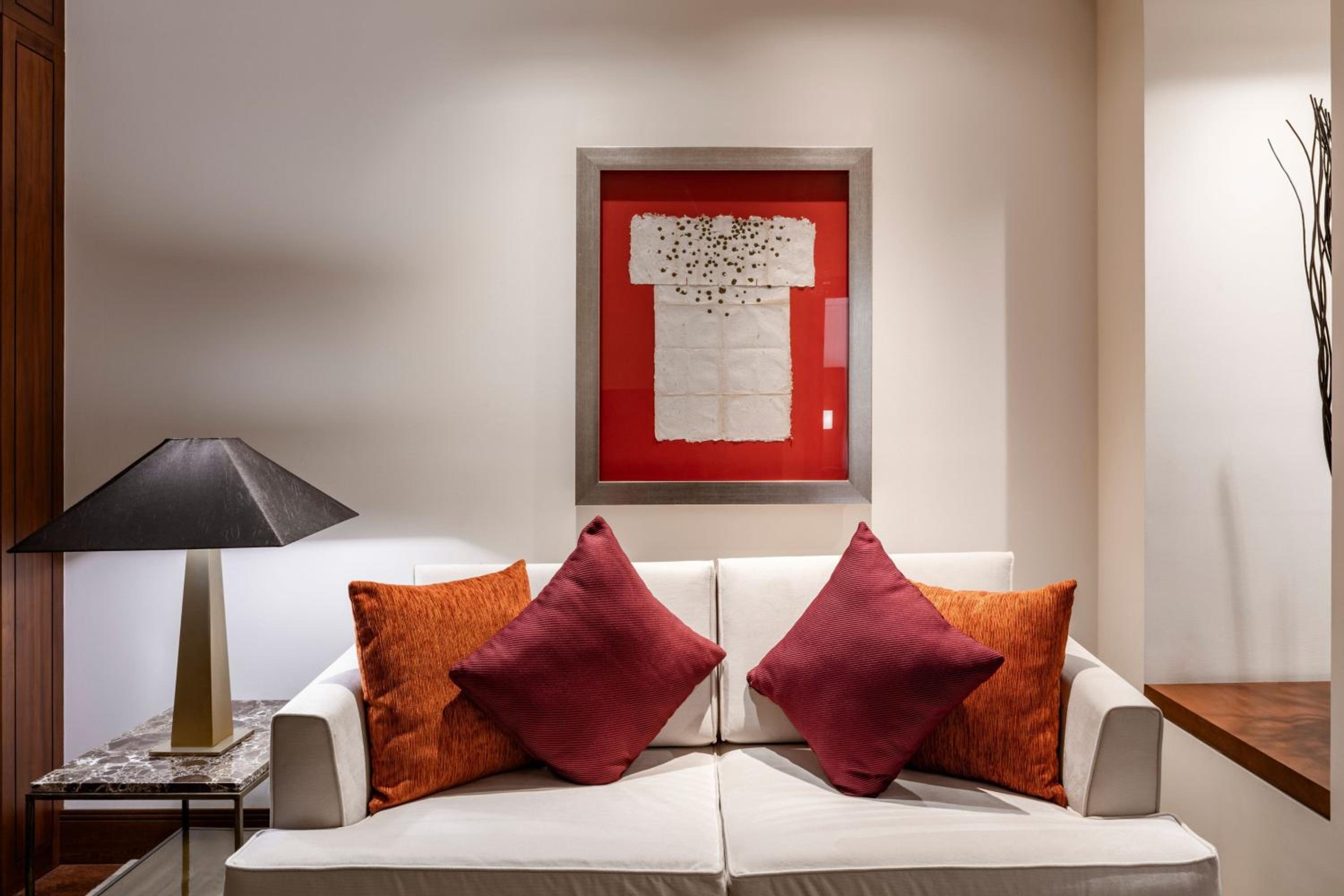 King Suite - Executive Lounge Access - Photo 23