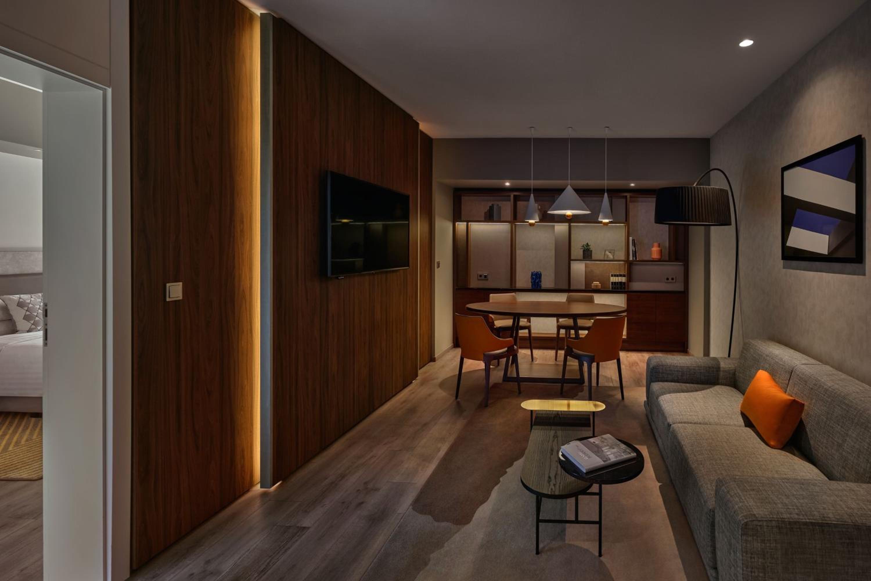 Junior Suite with M Club Lounge Access