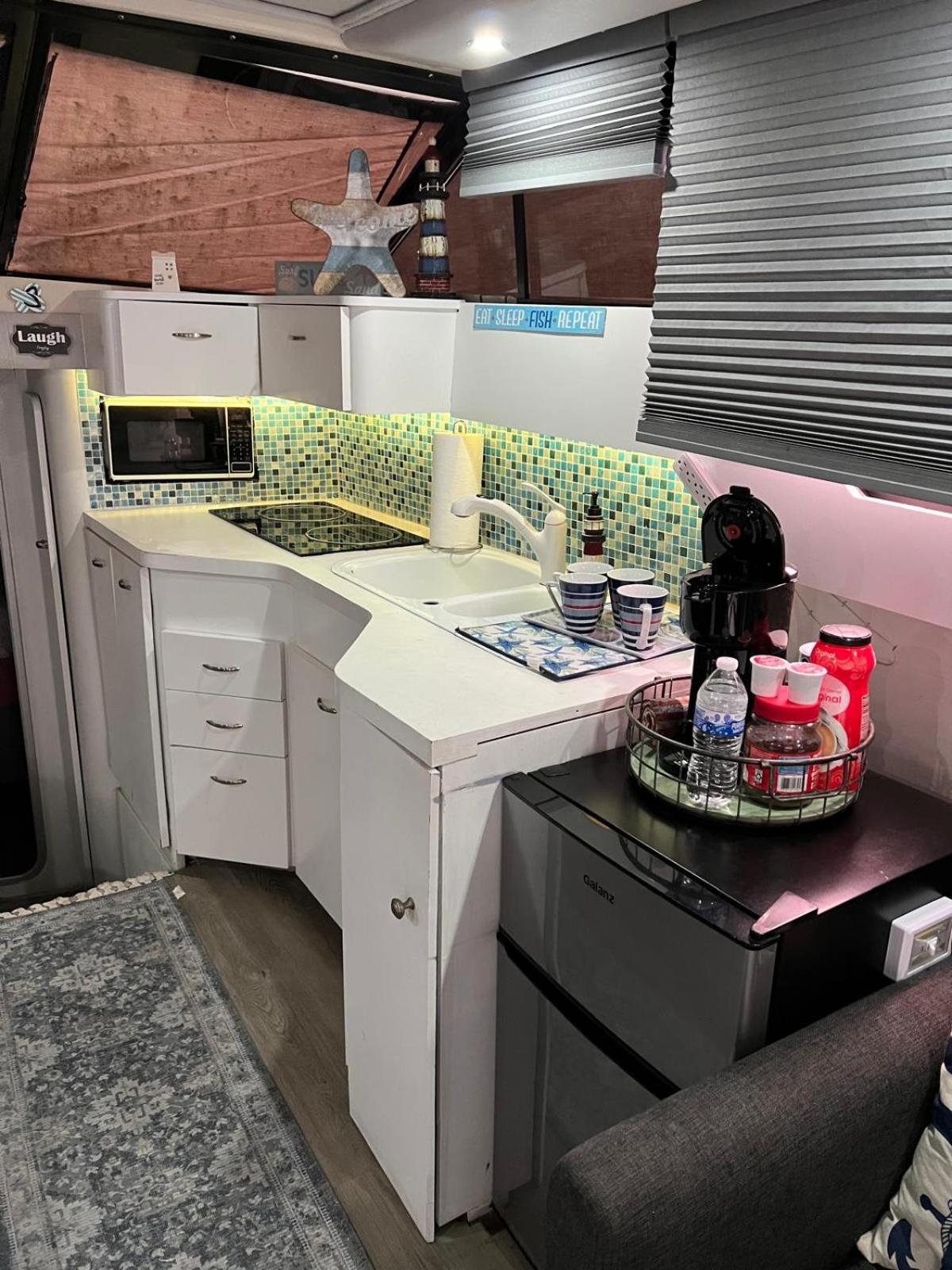 Mobile Home photo 2
