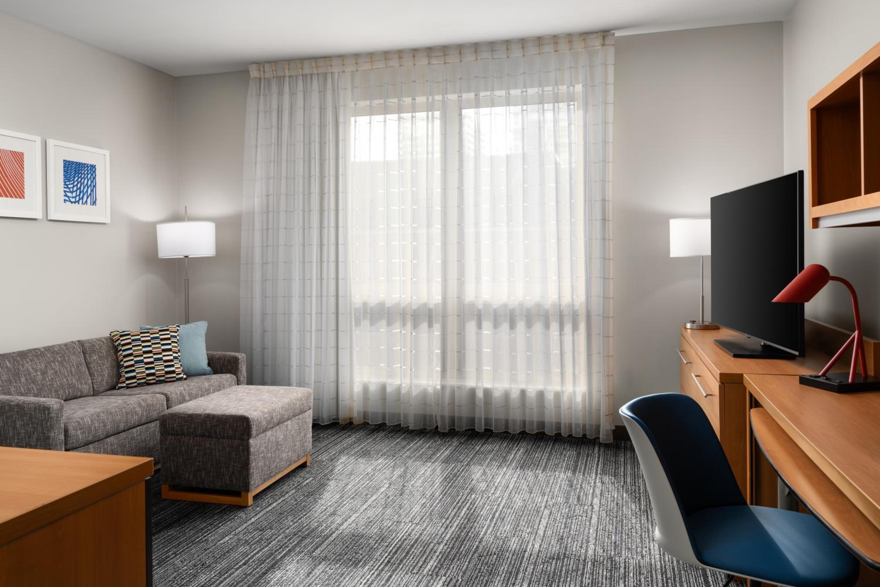 One-Bedroom King Suite with Sofa Bed  photo 1