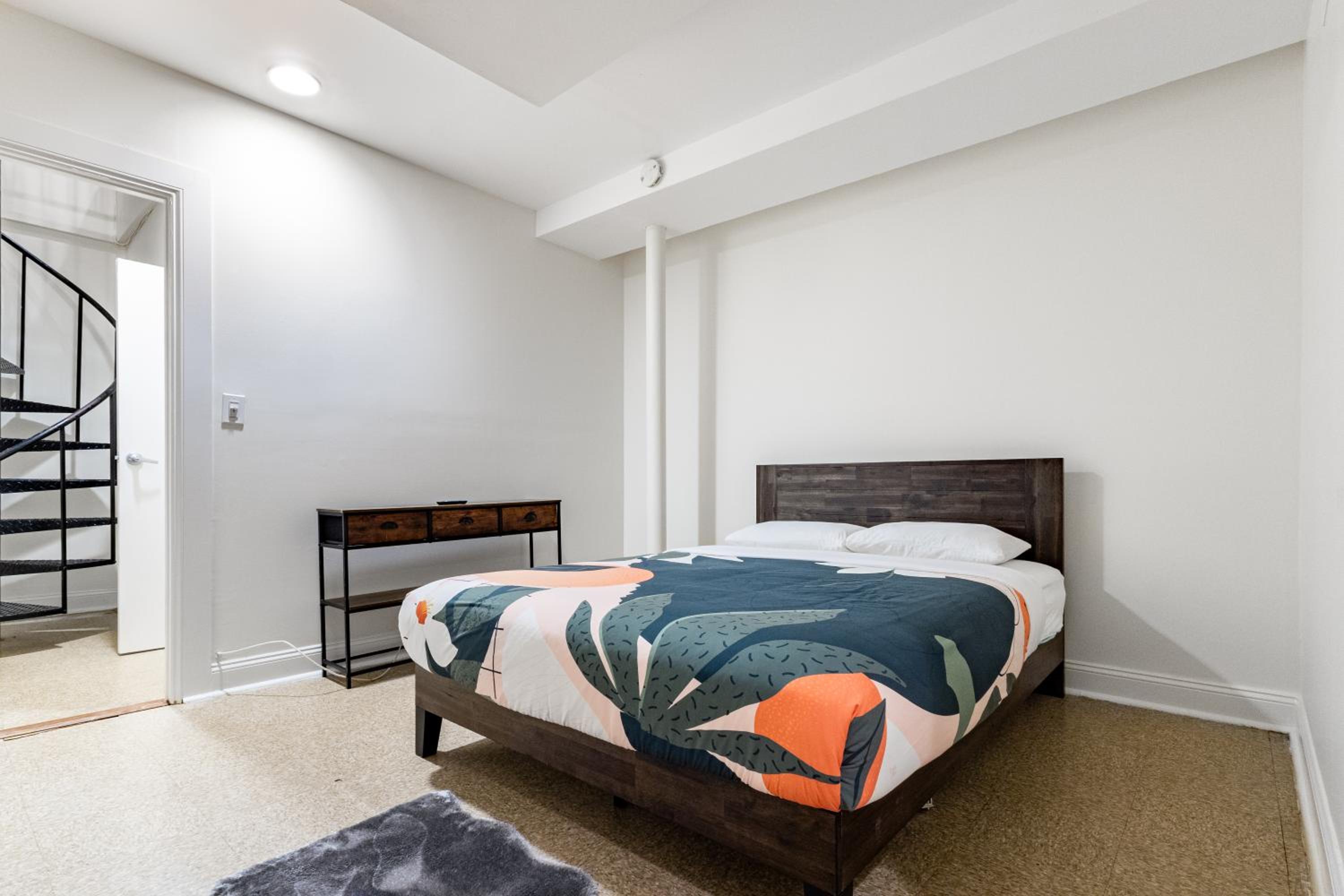 Three-Bedroom Apartment photo 2