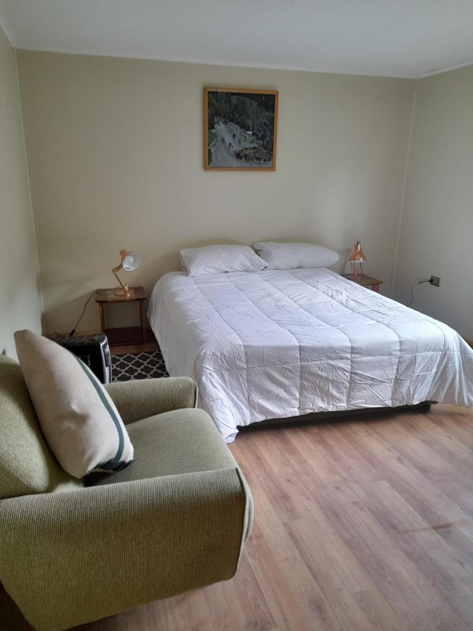 Double Room with Shared Bathroom photo 2
