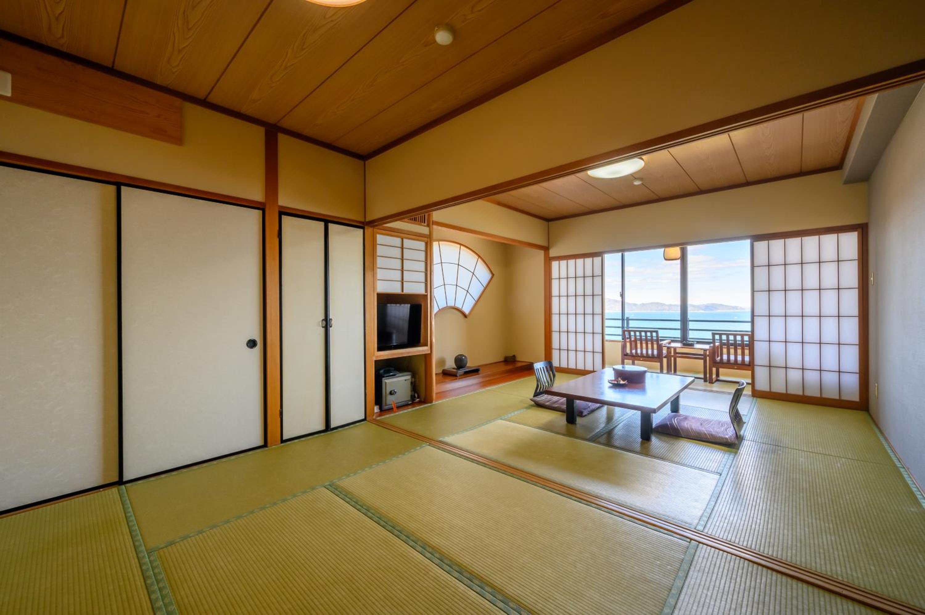 Japanese-Style Quadruple Room photo 2