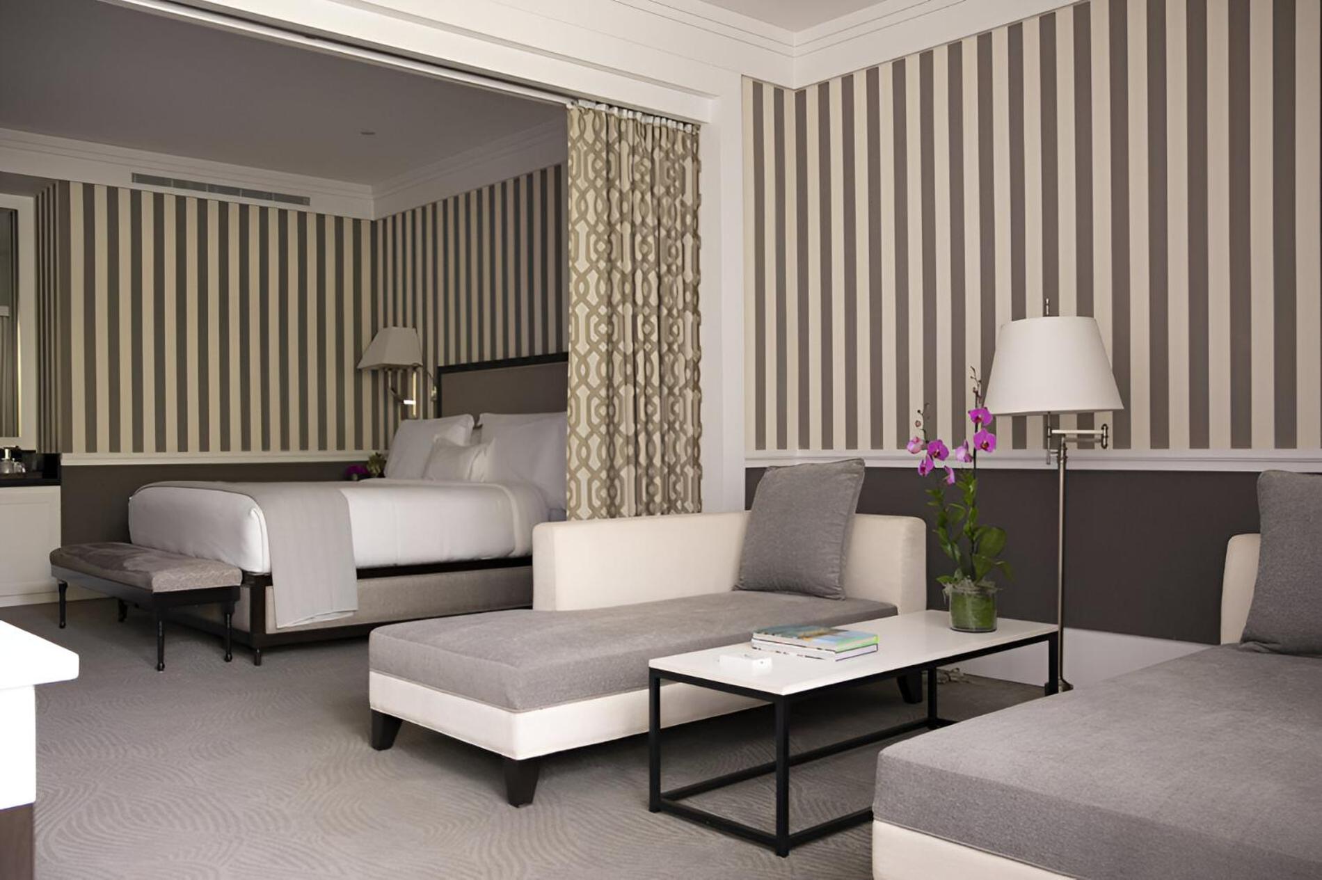 Suite with Mountain View