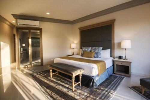 Master Suite King  photo 1