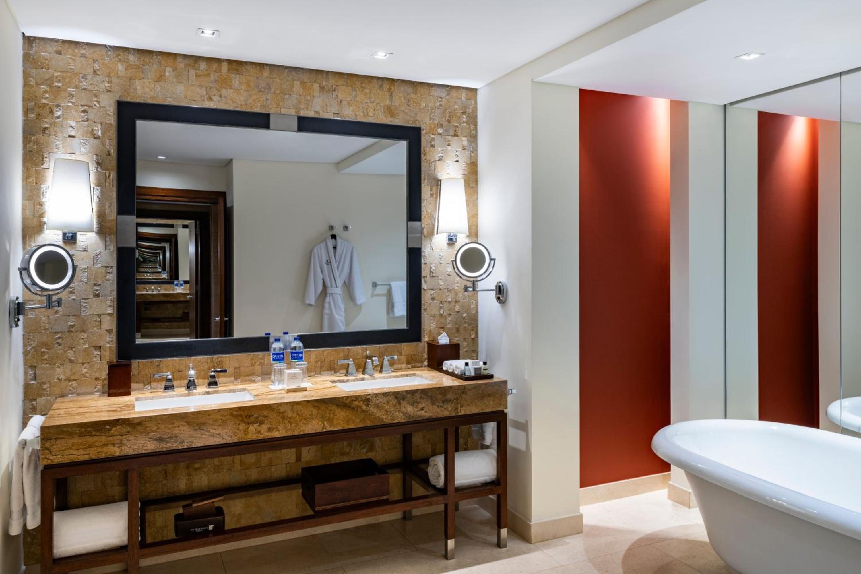 Executive lounge access, 1 Bedroom Presidential Suite photo 2