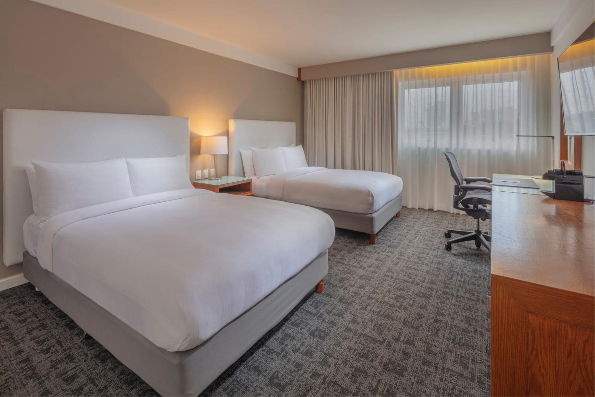 Classic Double Room with Two Double Beds - Photo 3