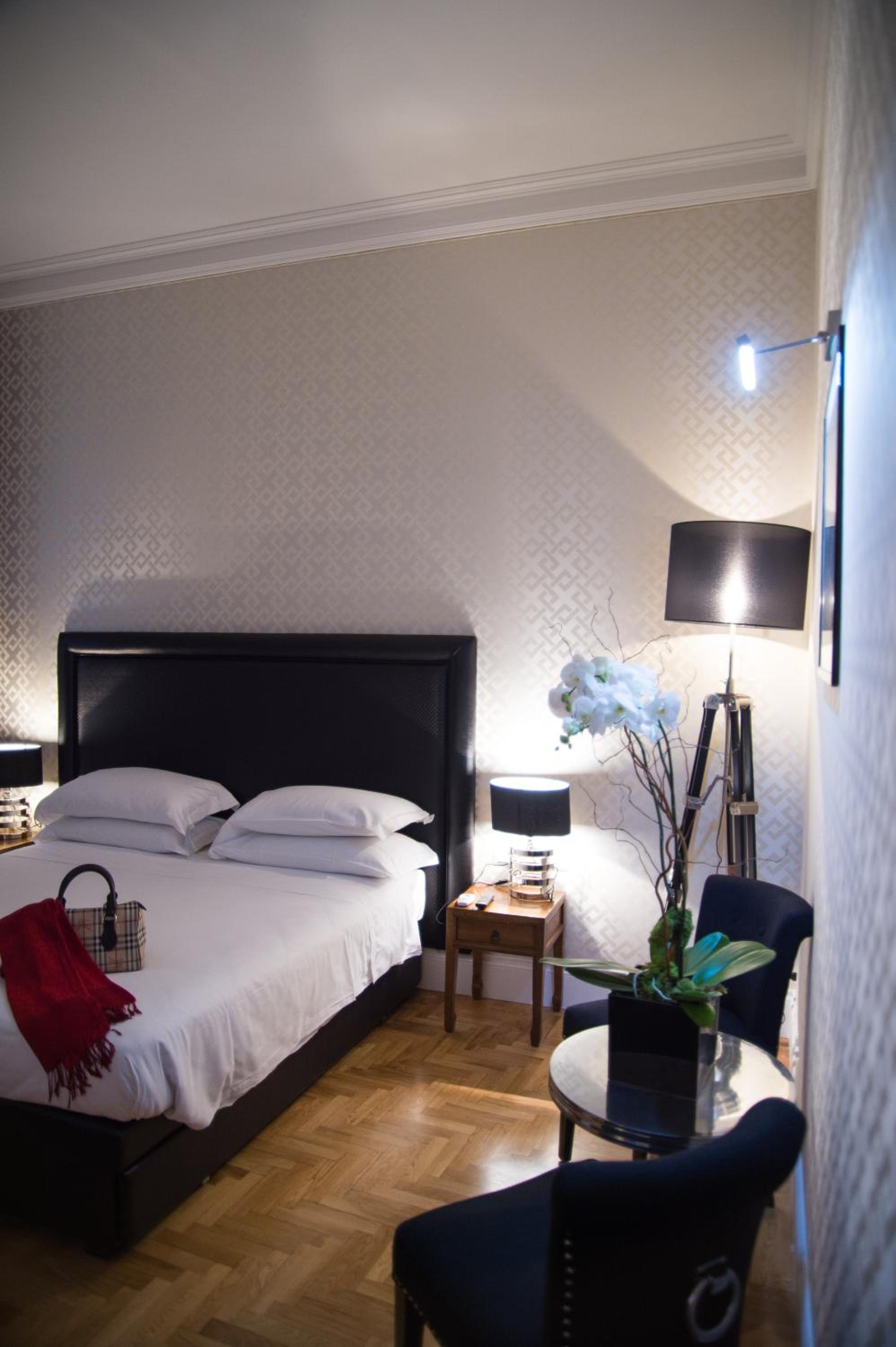 King Room with Balcony photo 3
