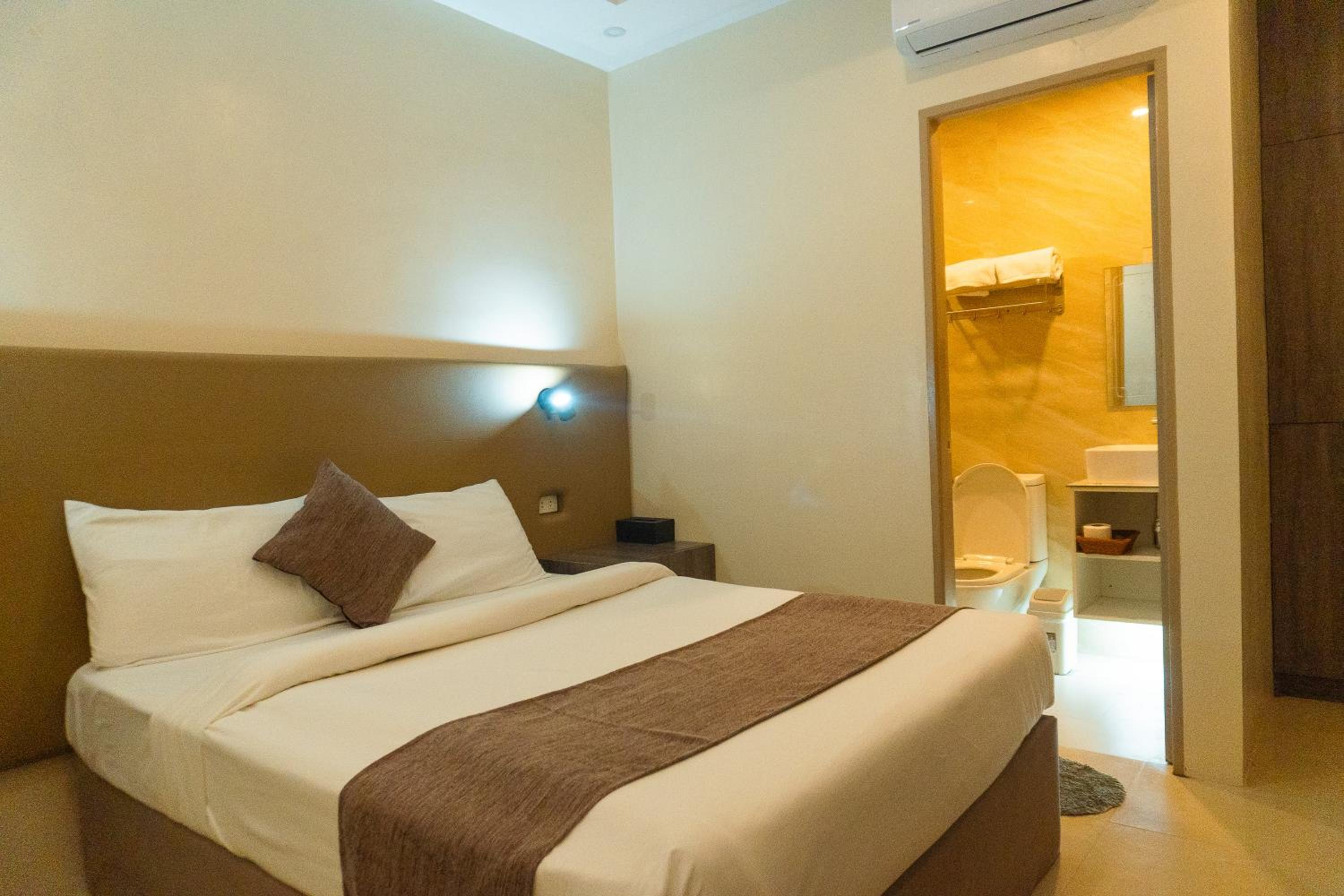 Deluxe Double Room - Photo 5