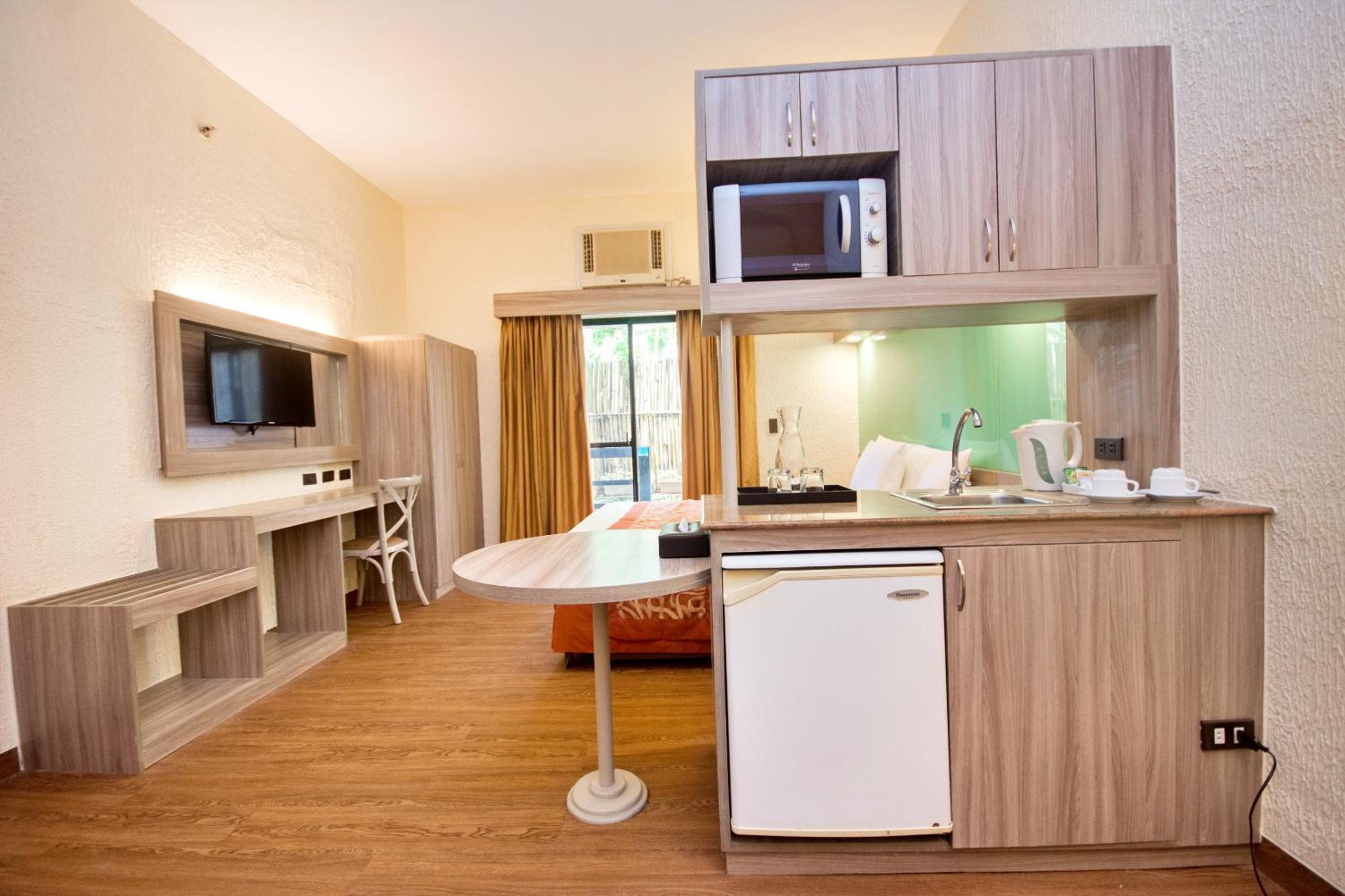 Suite with One Bunk Bed - Non-Smoking - Photo 2