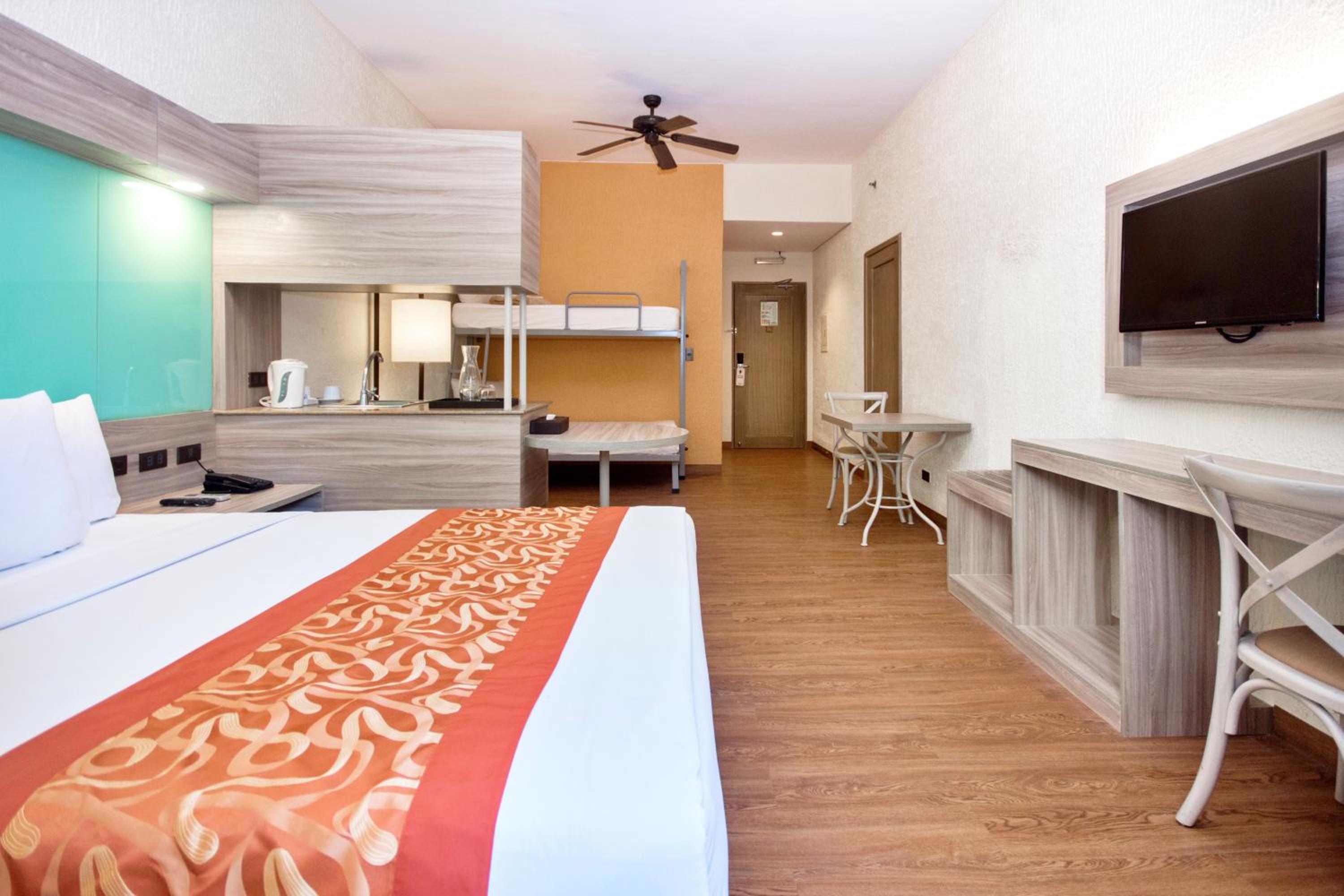 Suite with One Bunk Bed - Non-Smoking - Photo 3