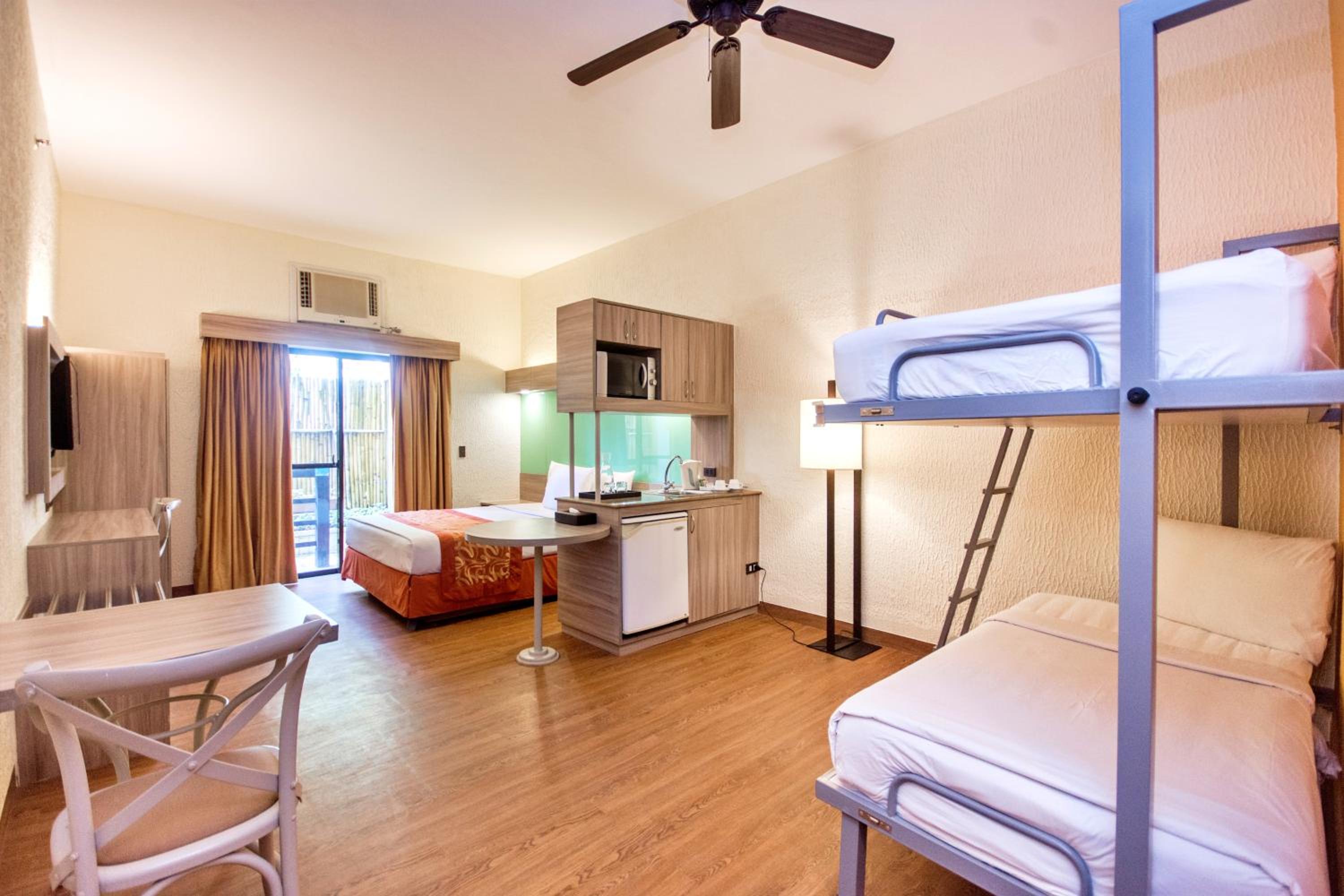 Suite with One Bunk Bed - Non-Smoking - Photo 6