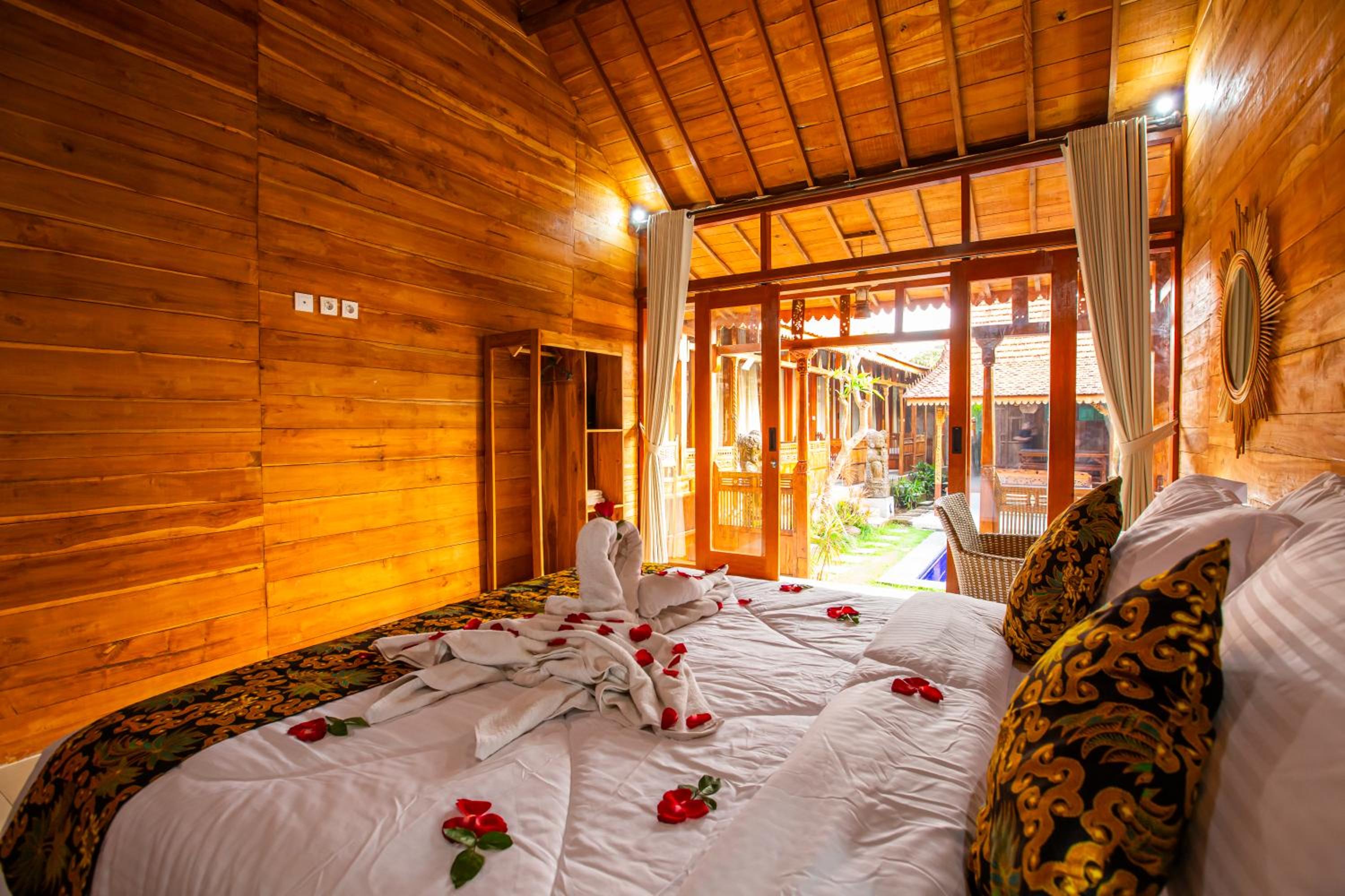 King Room with Pool View - Photo 19