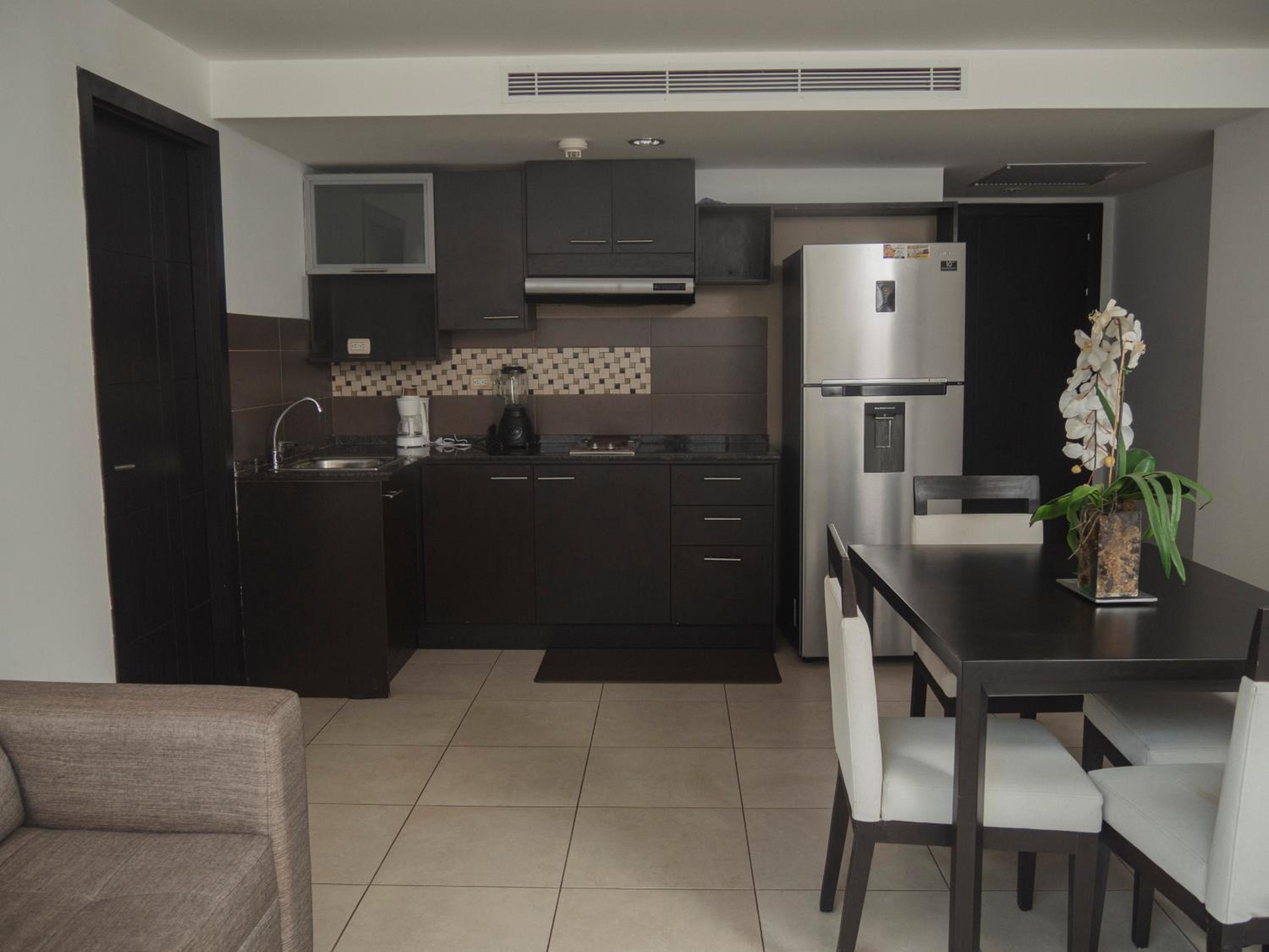 Studio Apartment With King Bed photo 3