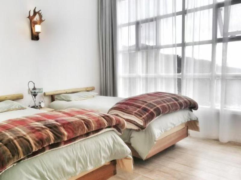 Standard Twin Room with Mountain View photo 1
