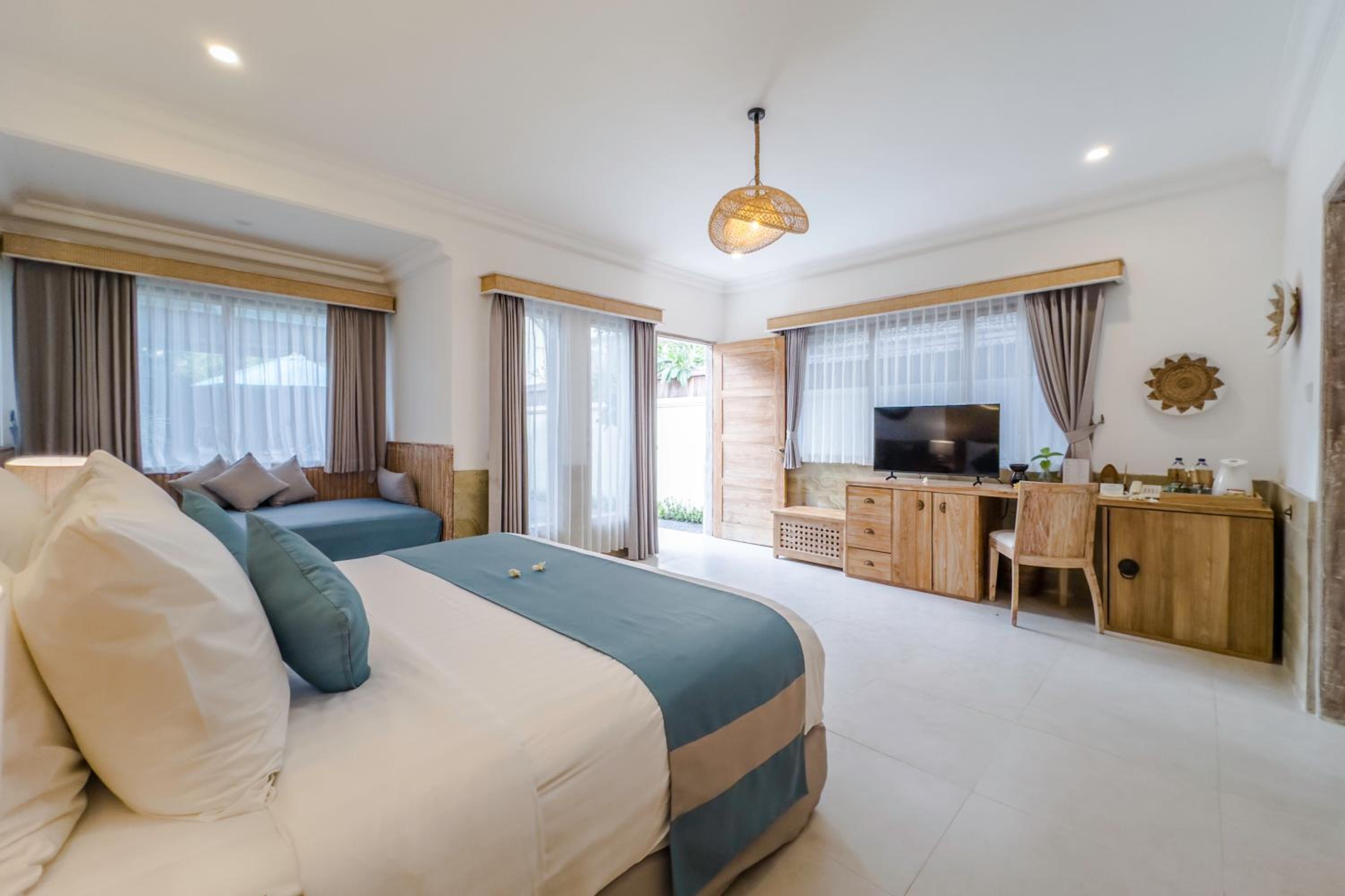 Two-Bedroom Villa - Photo 2