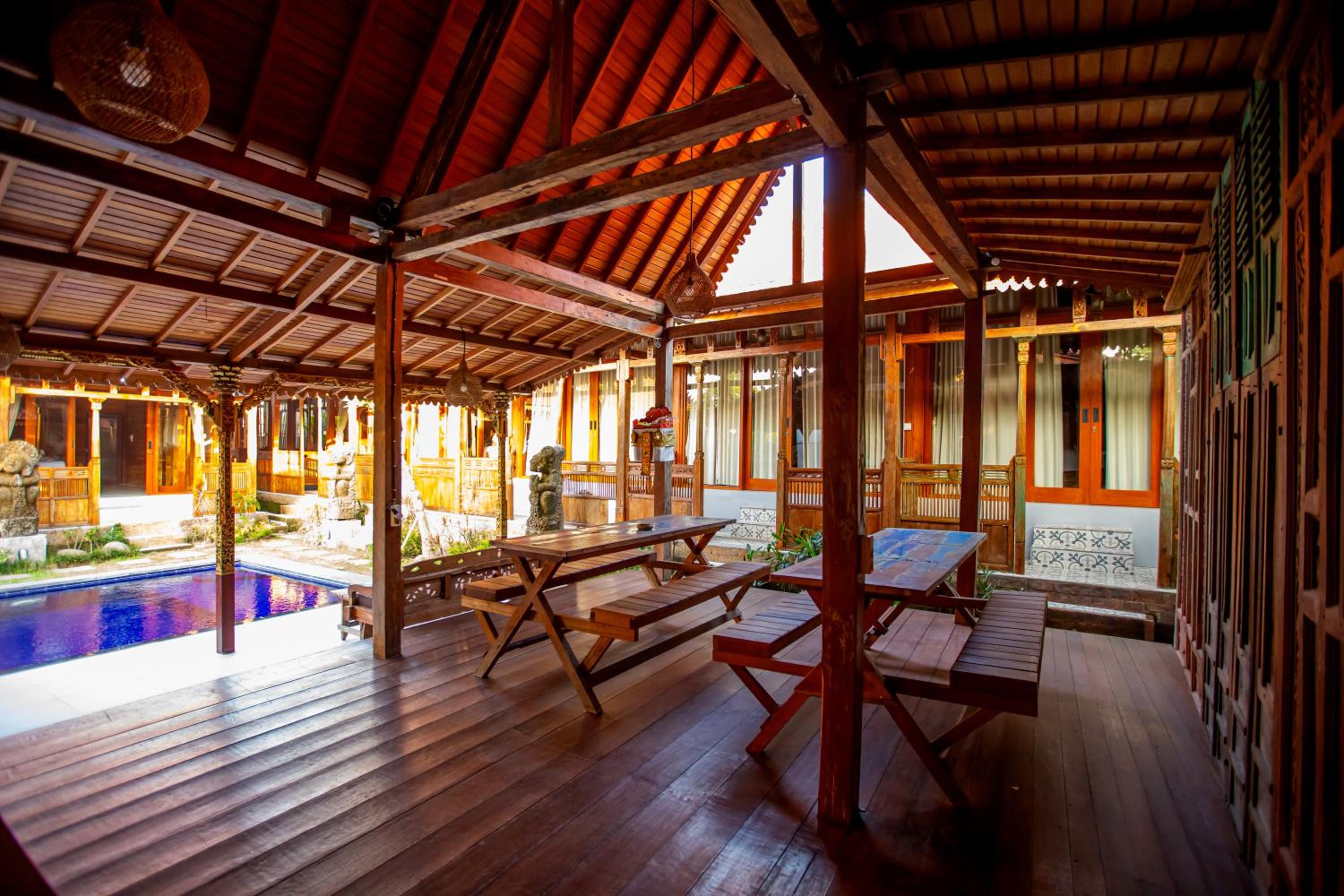 King Room with Pool View - Photo 29