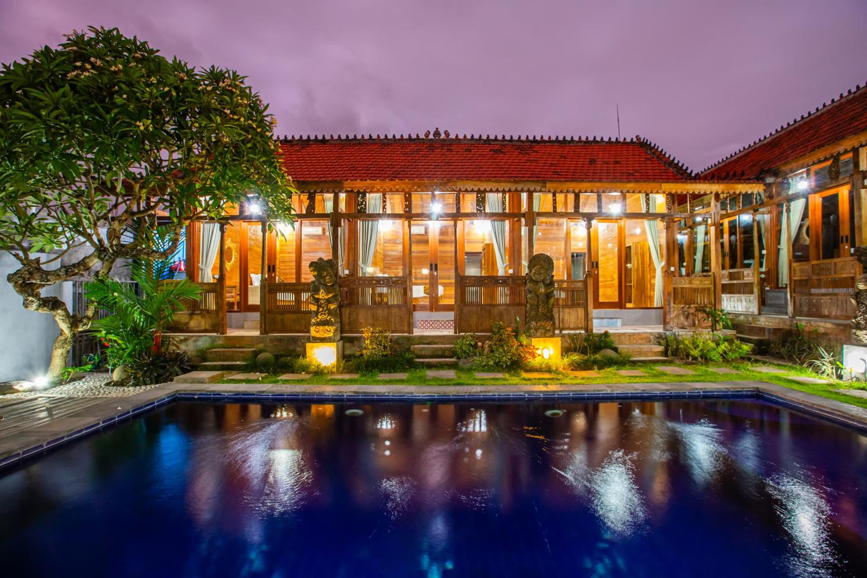 King Room with Pool View - Photo 8