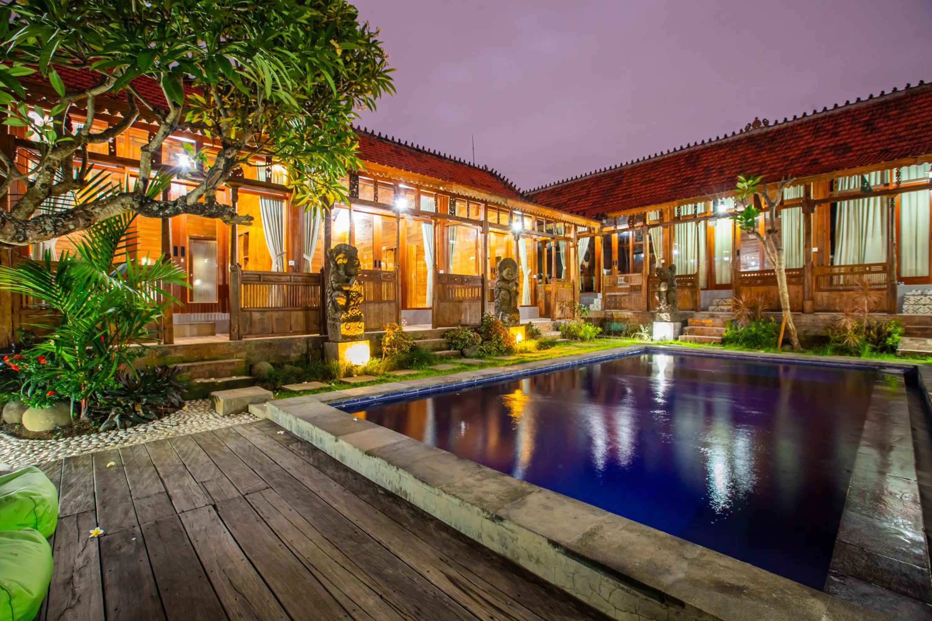 King Room with Pool View - Photo 7