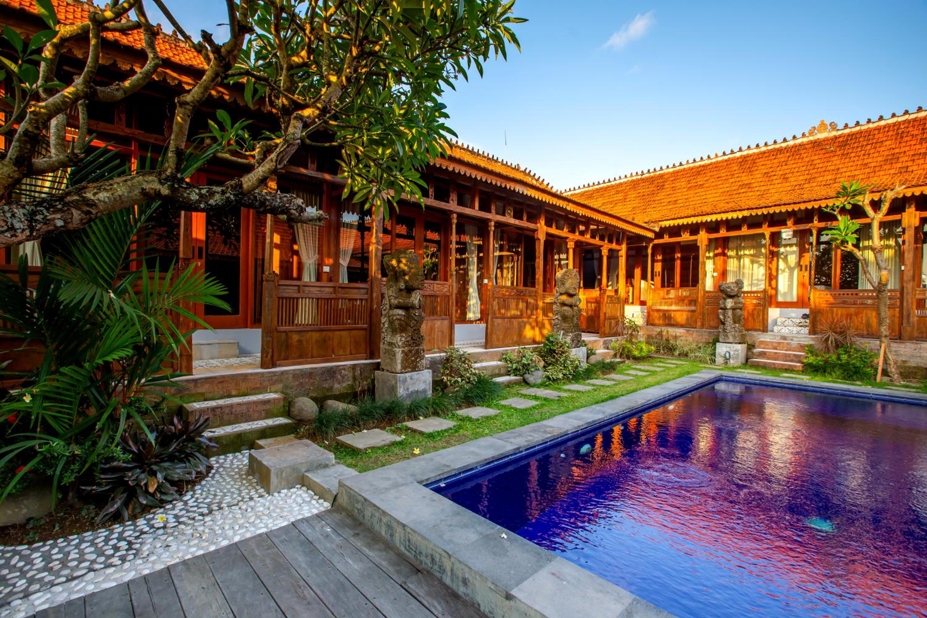 King Room with Pool View - Photo 5