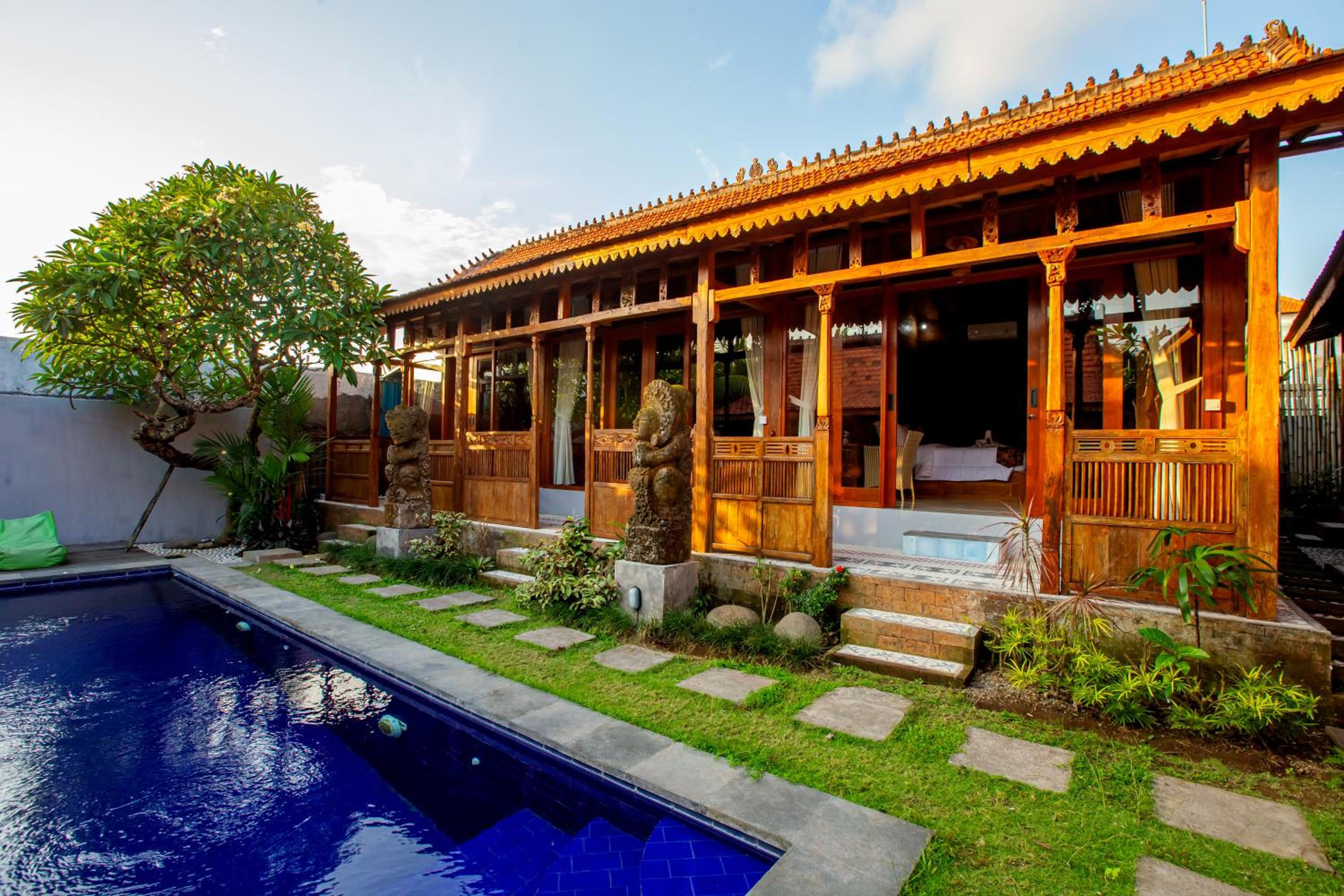 King Room with Pool View - Photo 4
