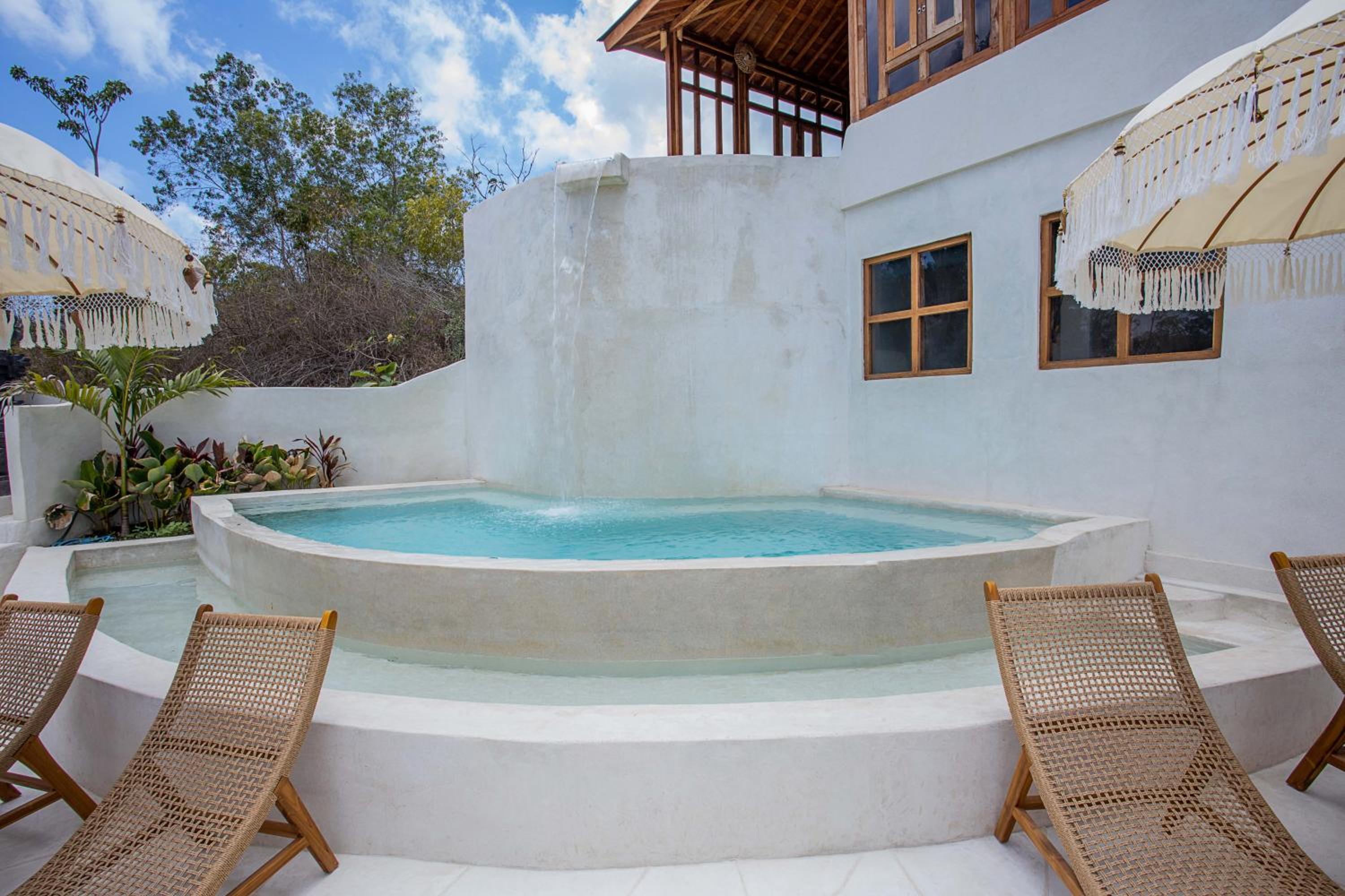 Three-Bedroom Villa photo 2