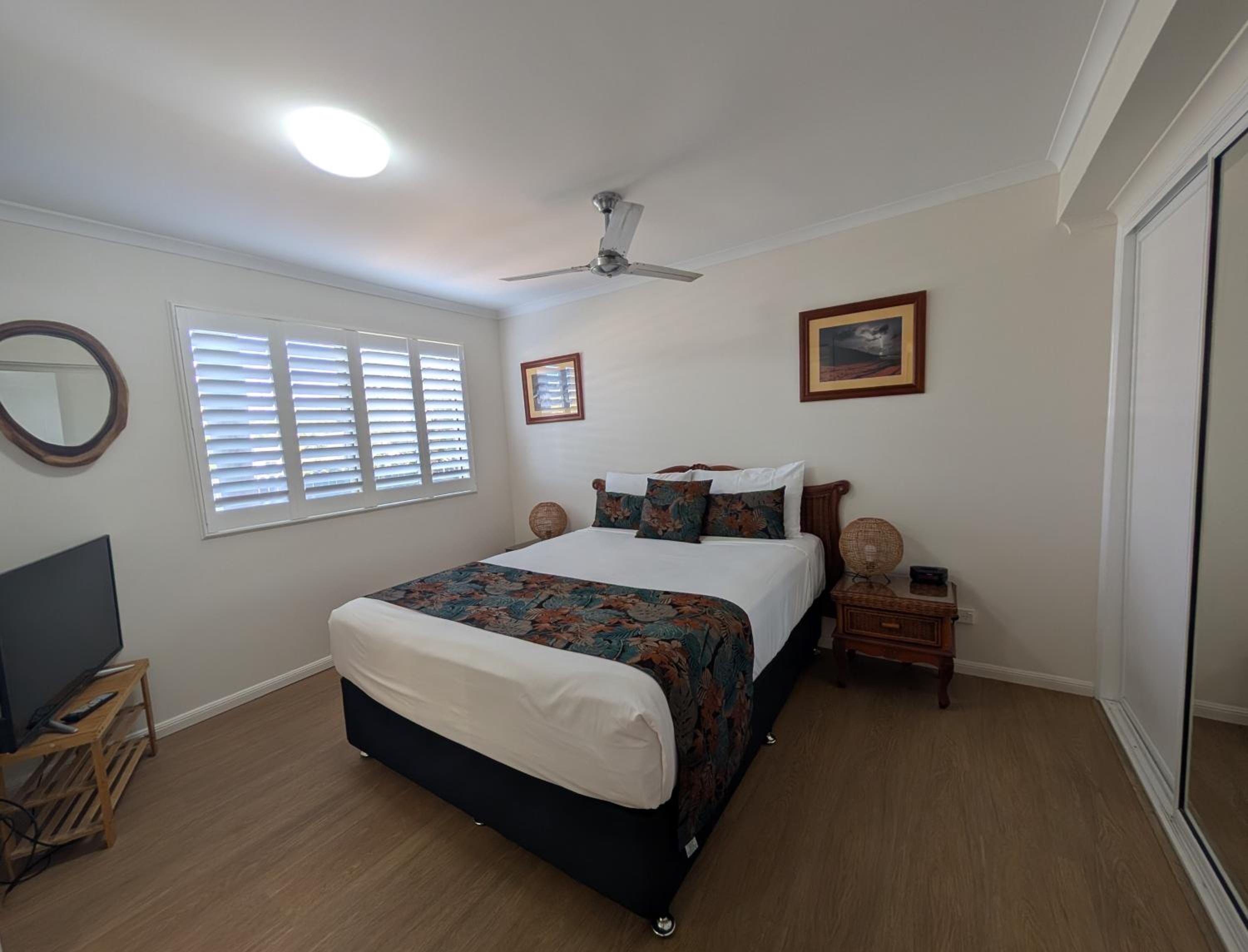 One-Bedroom Apartment with Private Backyard - Pet Friendly photo 3