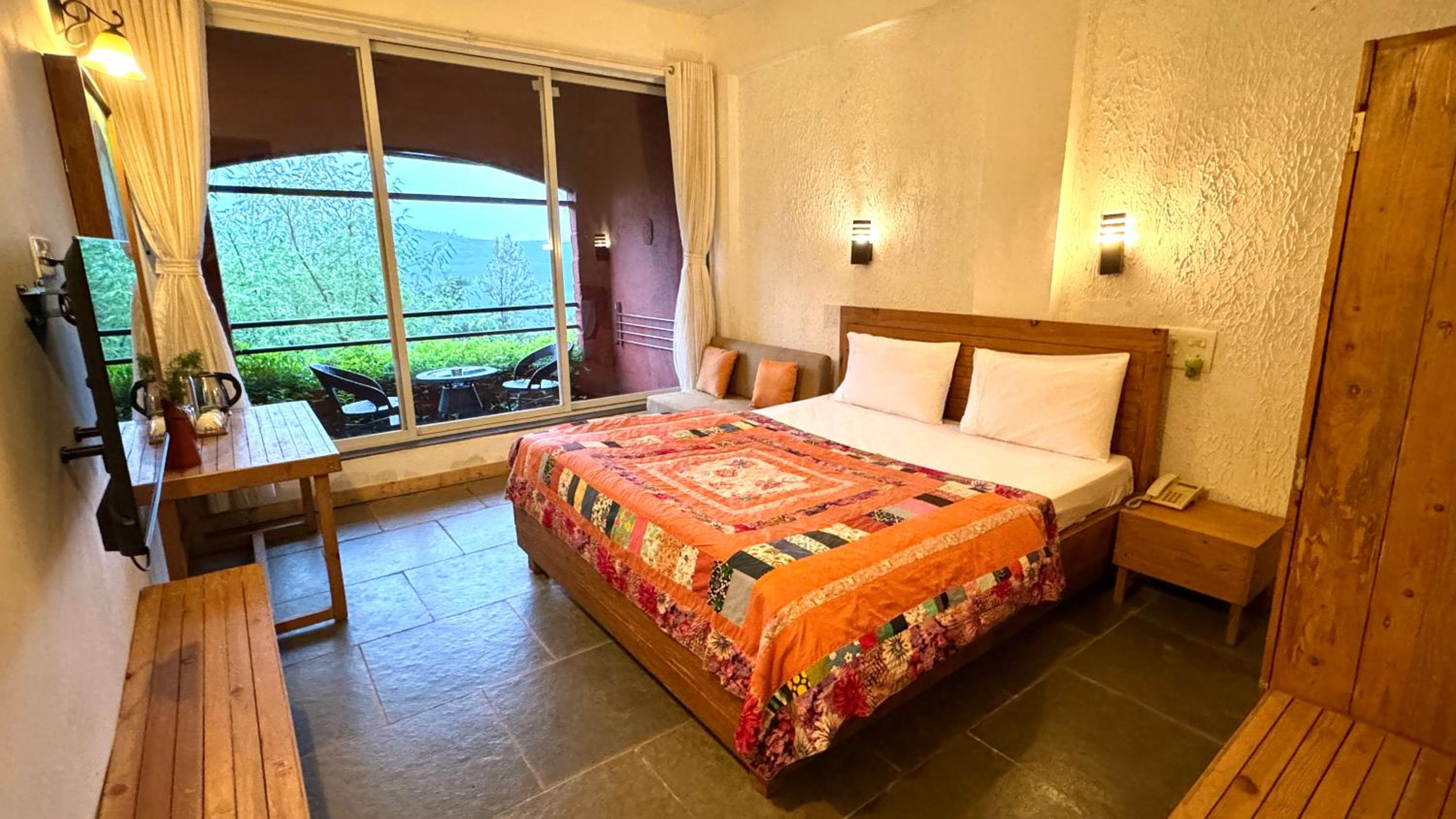 Suite with Lake View photo 1