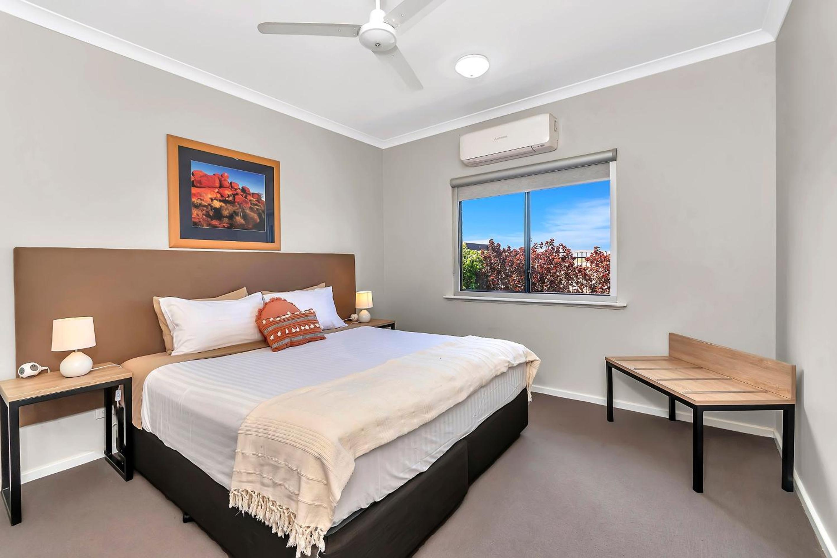 Executive Suite - Photo 8