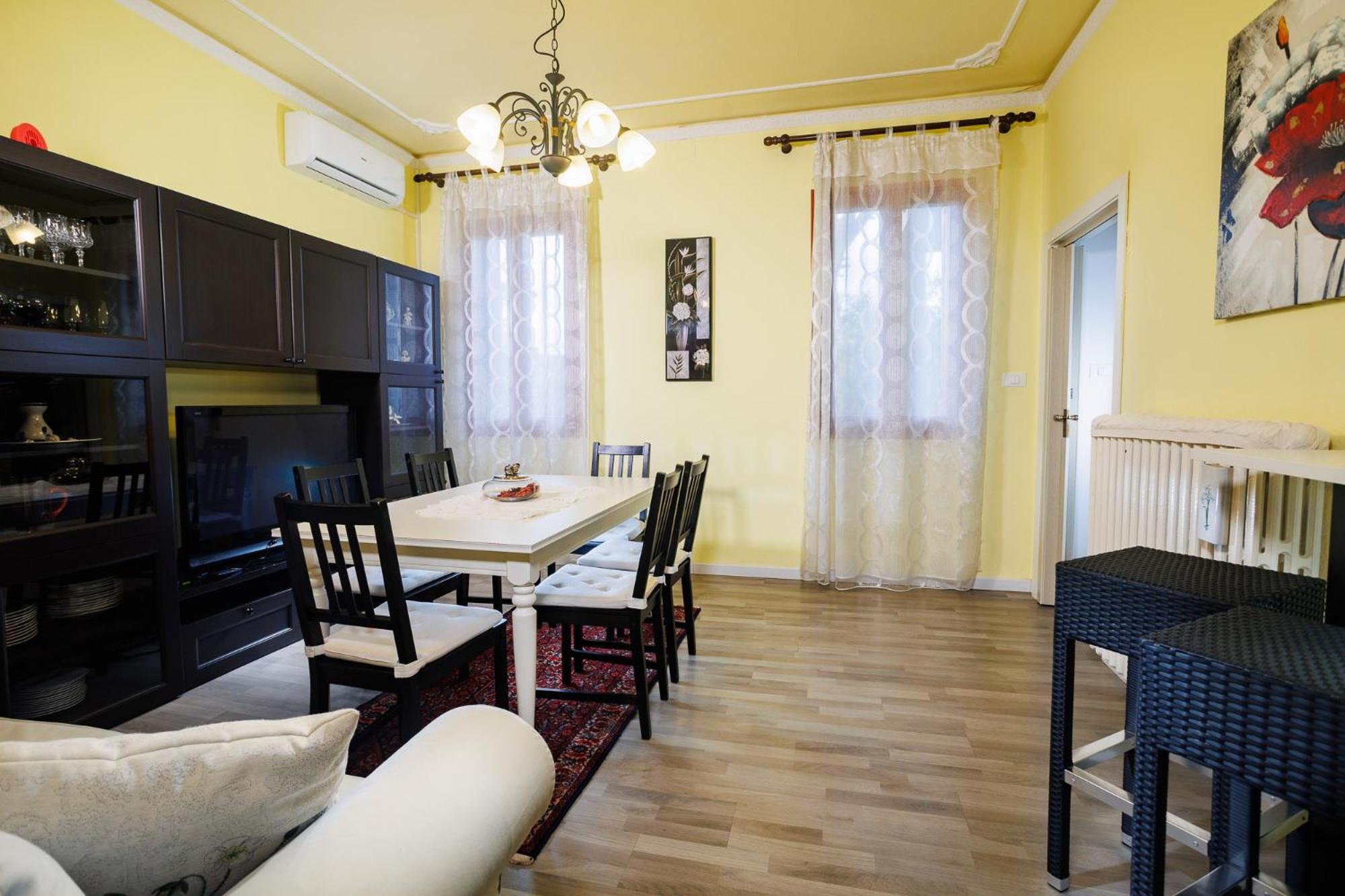 Two-Bedroom House - Photo 10