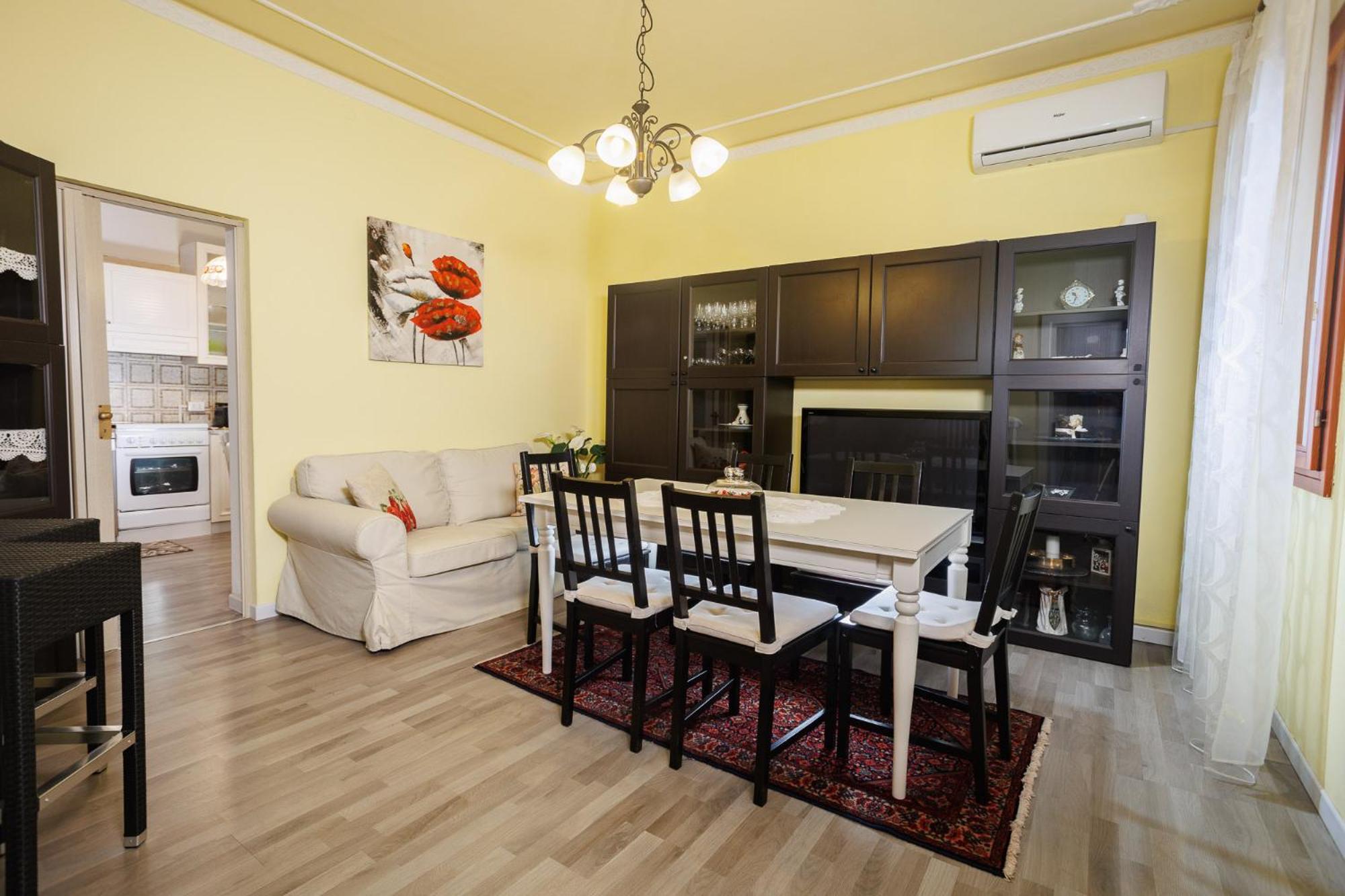 Two-Bedroom House - Photo 9