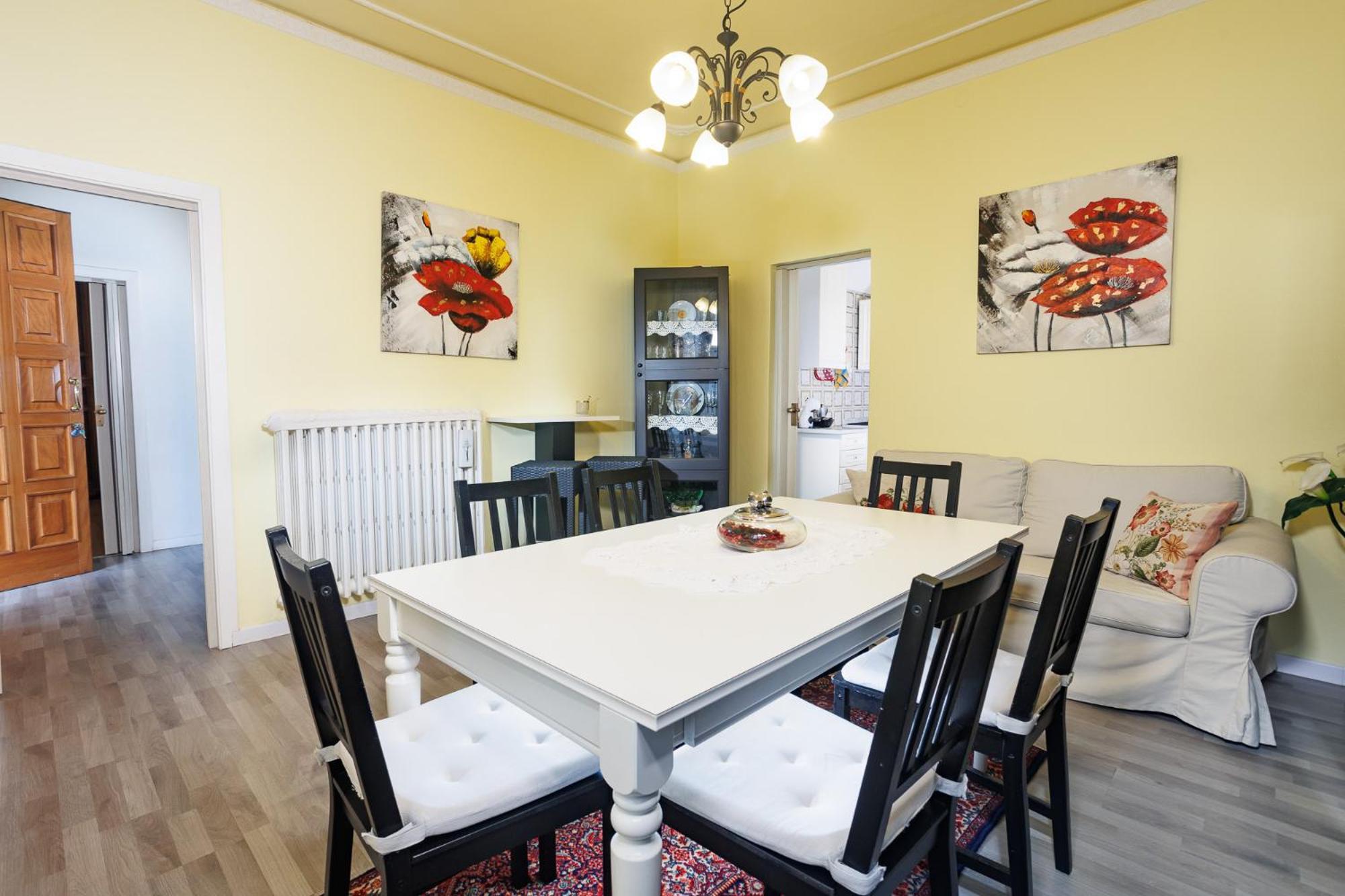 Two-Bedroom House - Photo 11