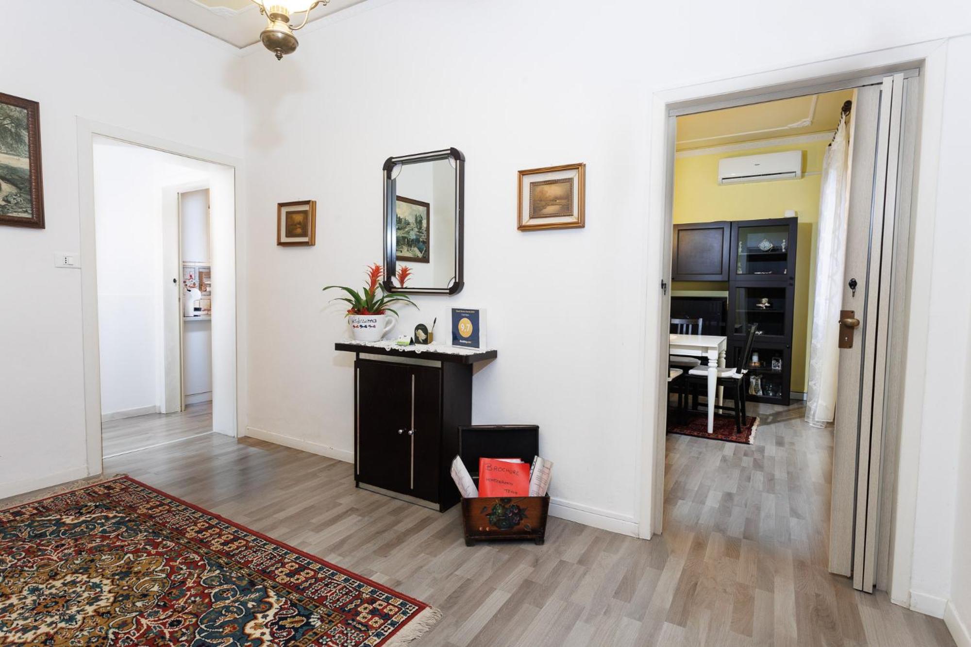 Two-Bedroom House - Photo 13