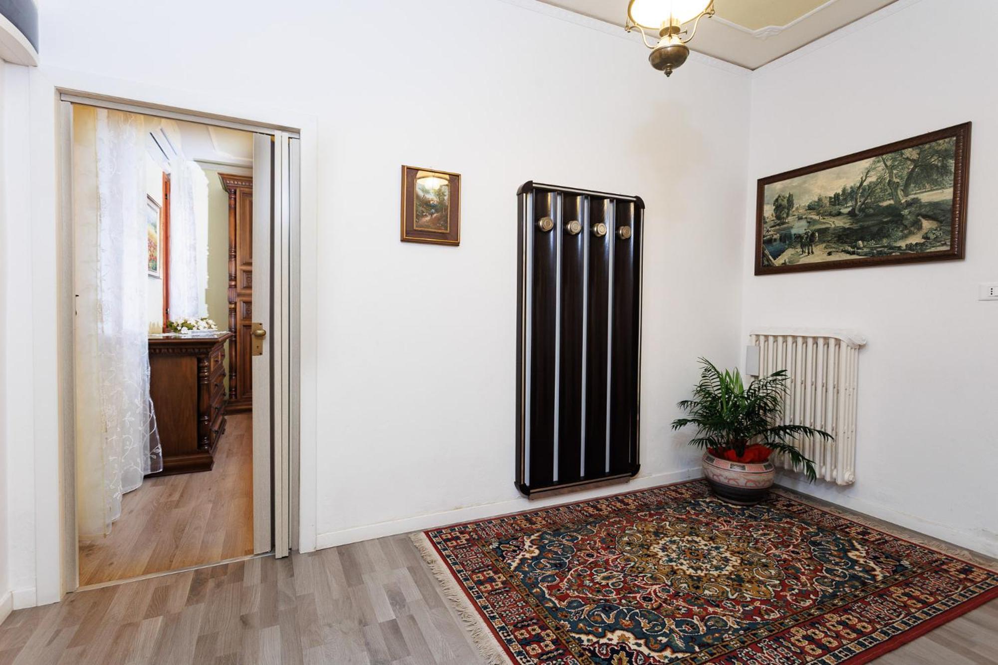 Two-Bedroom House - Photo 6
