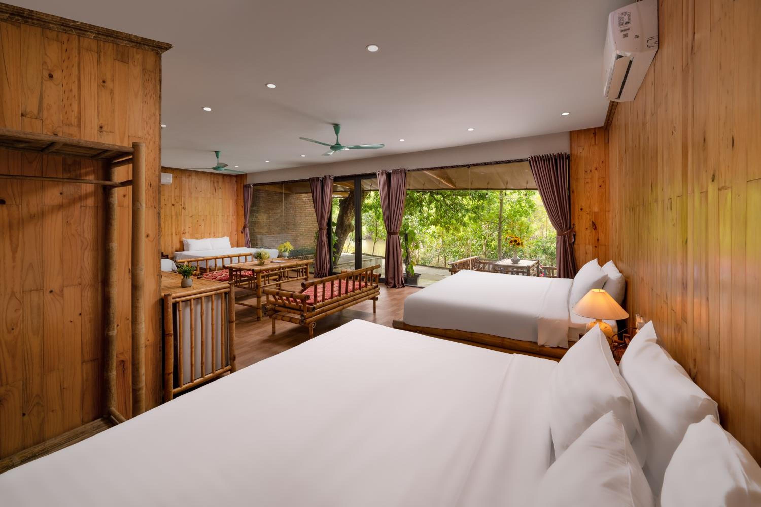 Junior Suite with Canal View