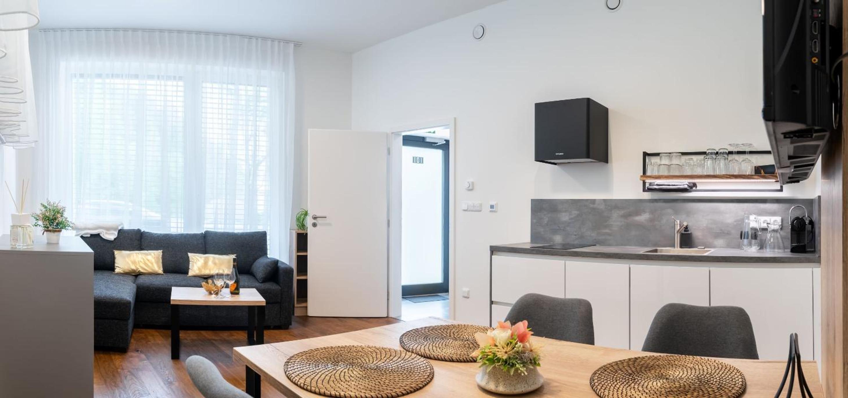 Apartment photo 2
